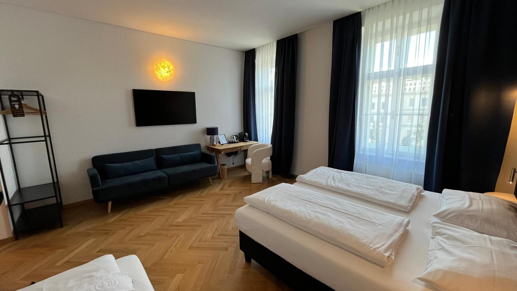 Triple Room