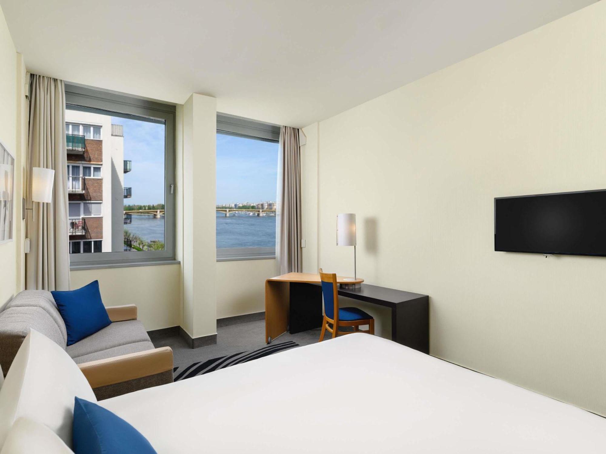 Executive Room view to the Margaret Bridge