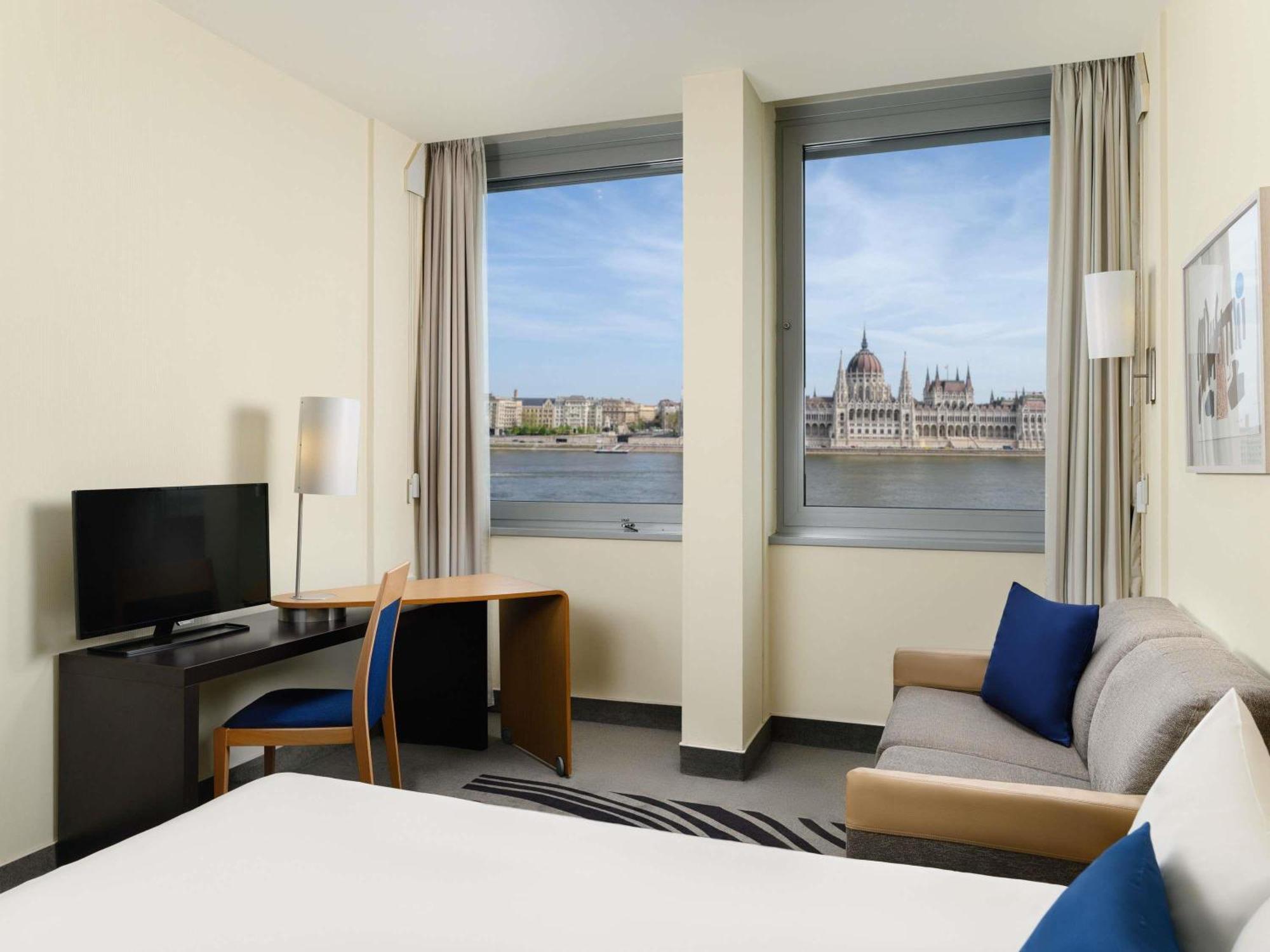 Executive room view to the Parliament