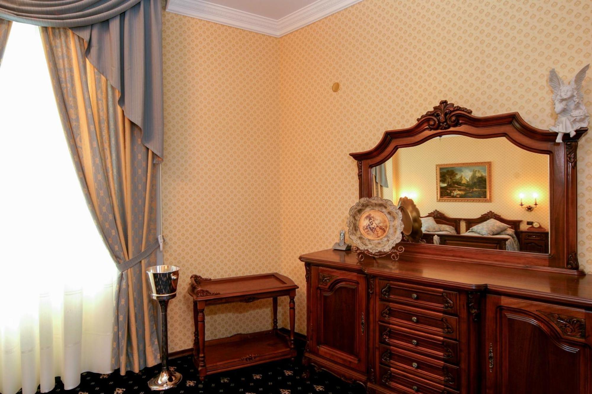 Deluxe Double Room Queen bed