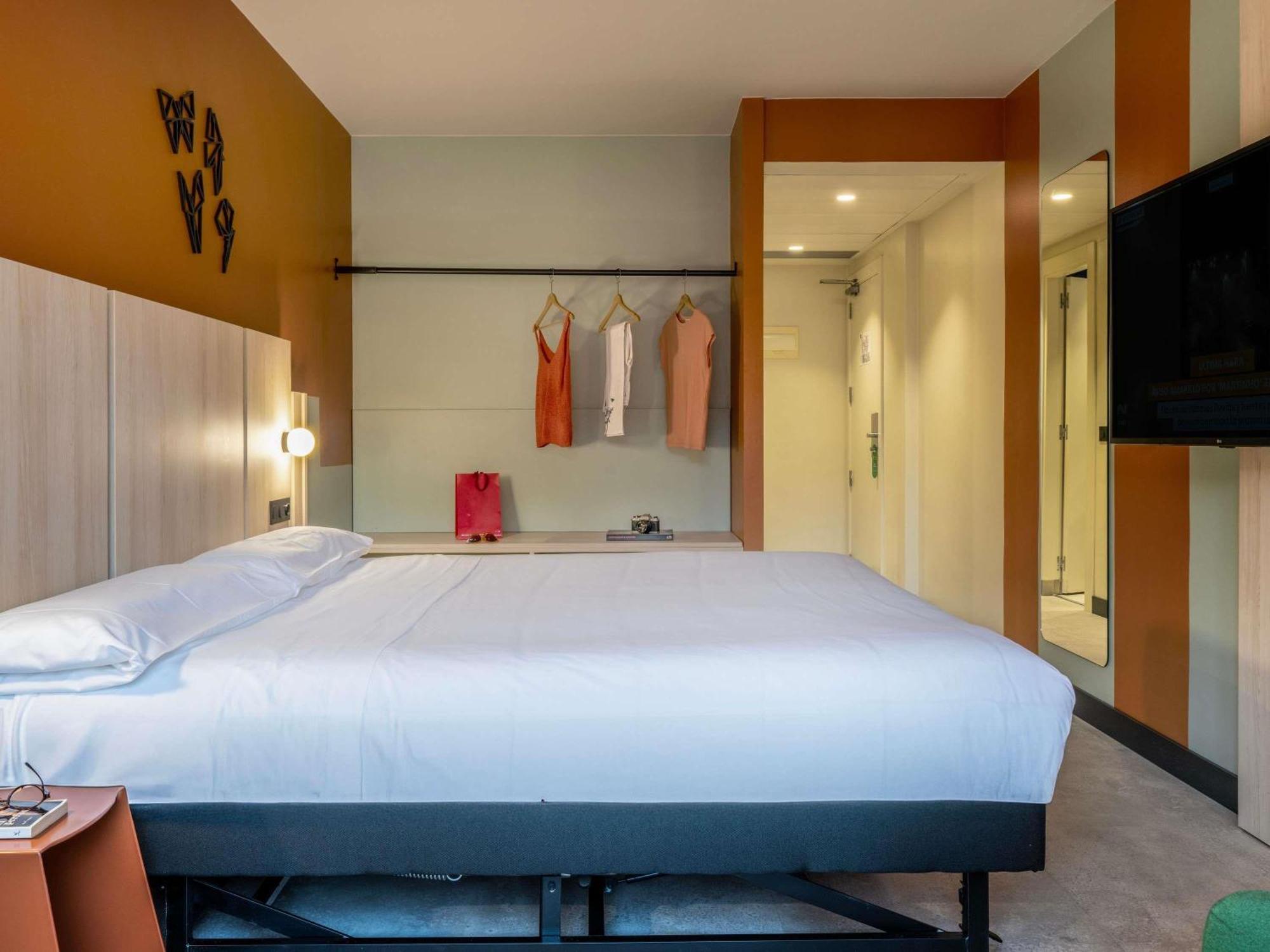 Standard Queen Room