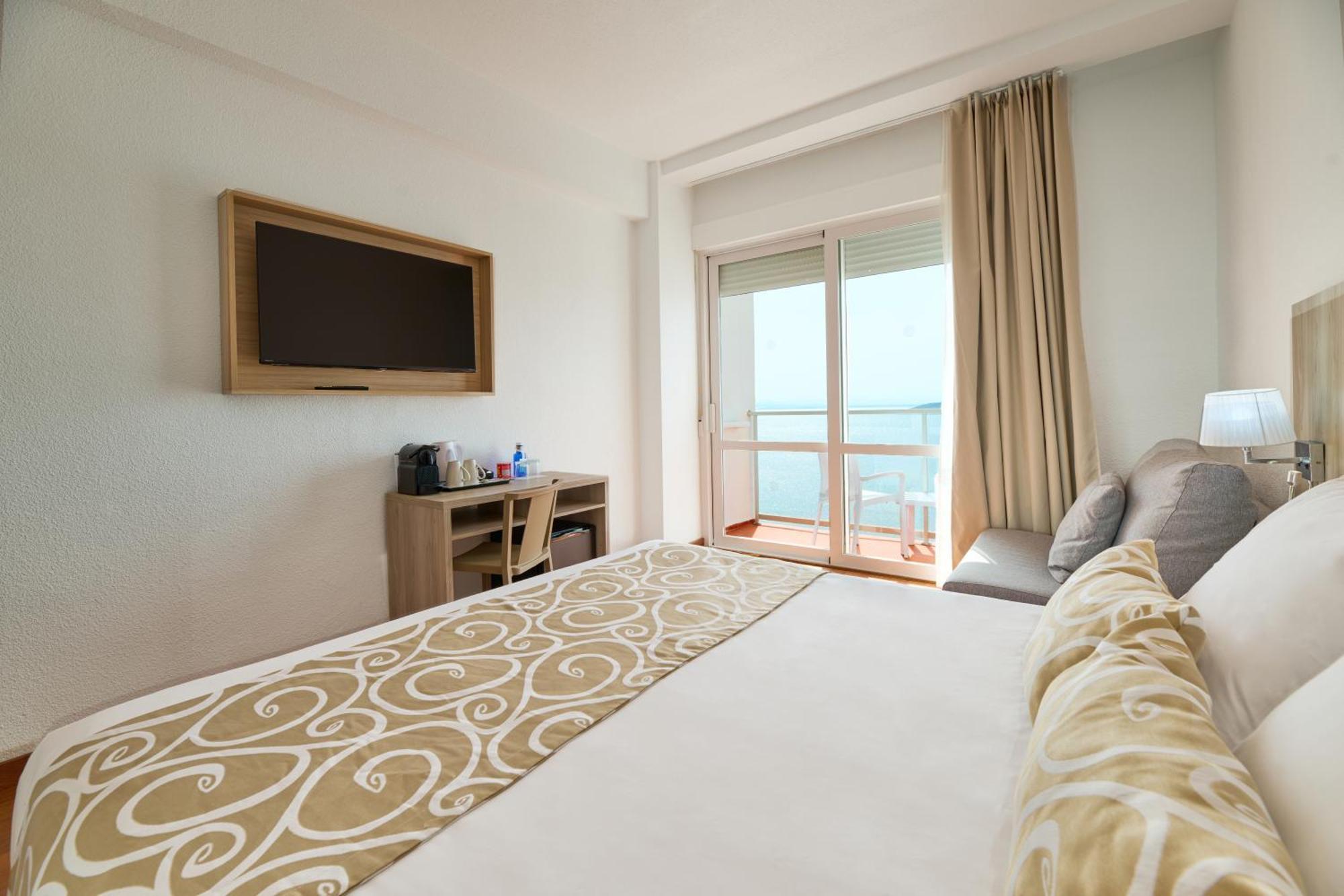 Superior Double Room Frontal Menor sea View