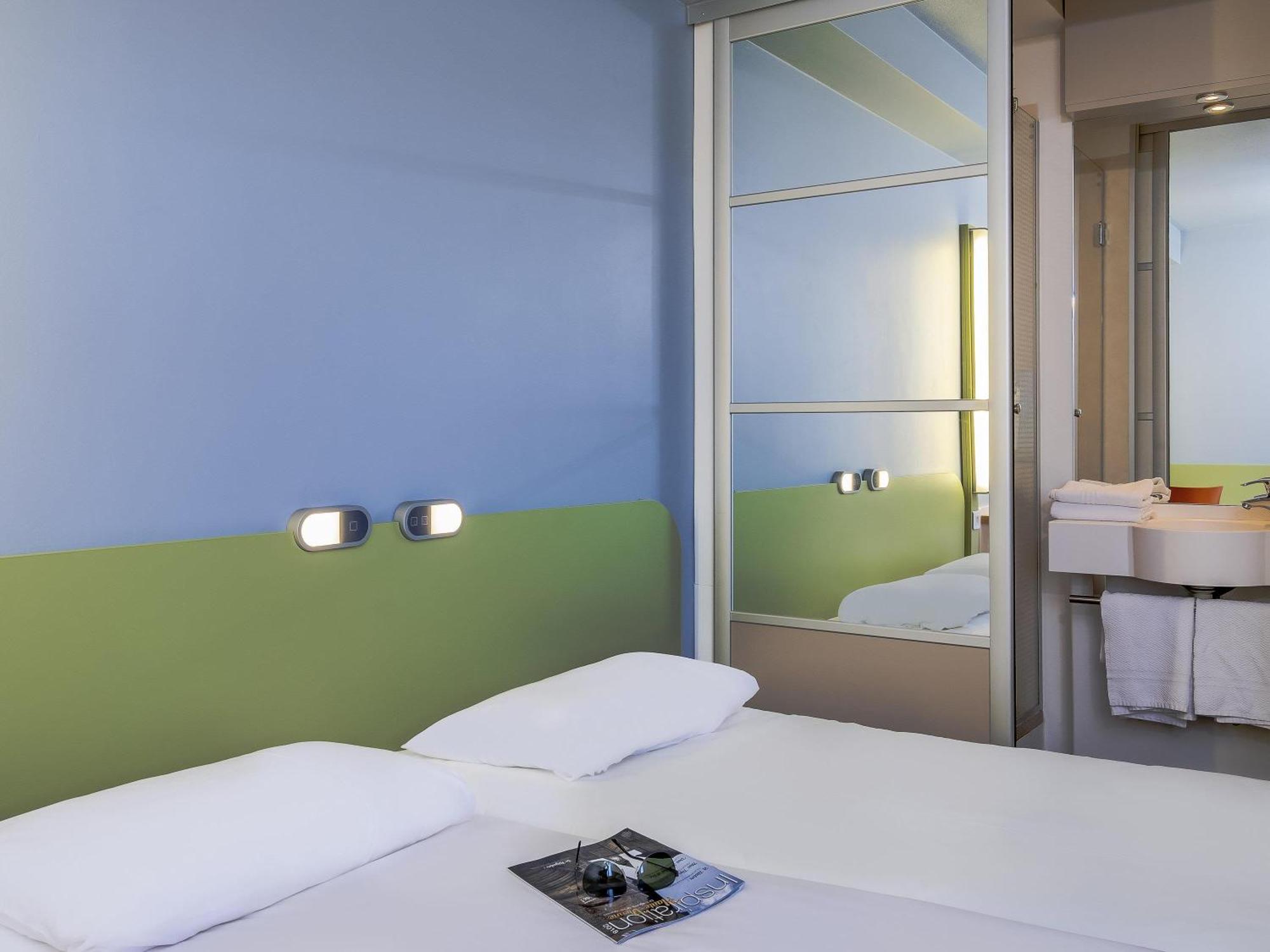 Twin Room Two Twin Beds
