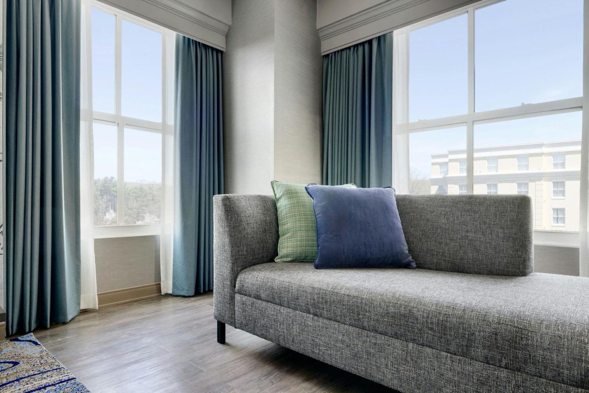 Larger Guest room 1 King Partial lake view Corner room