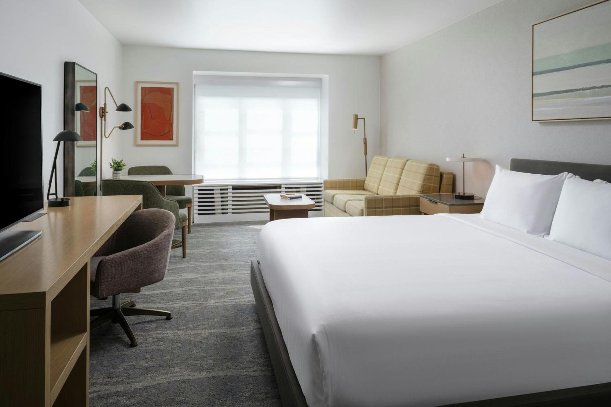 2 Connecting, Guest room, Urban view