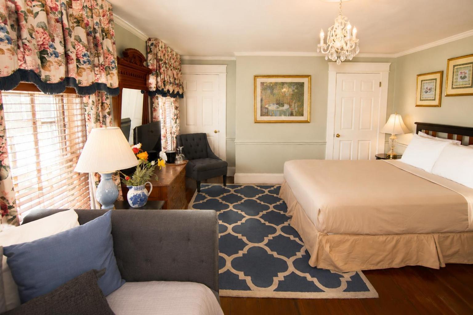 Queen Room