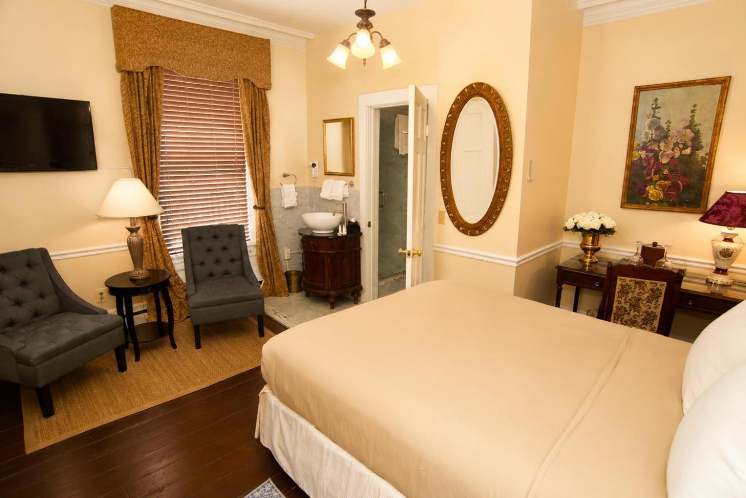 Queen Room