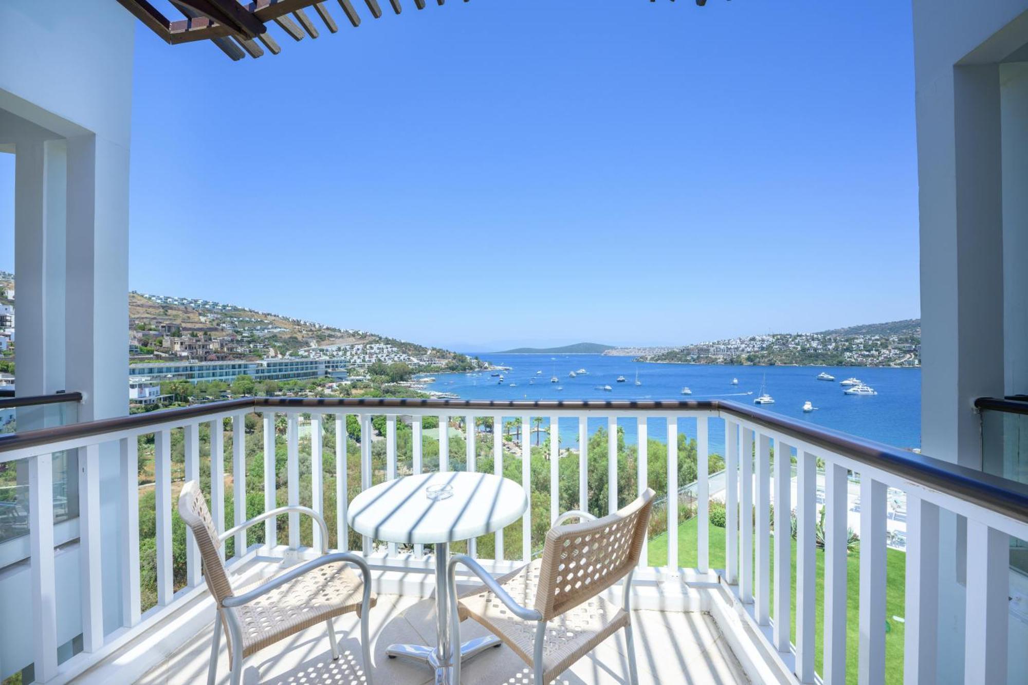 Deluxe Double or Twin Room Sea View