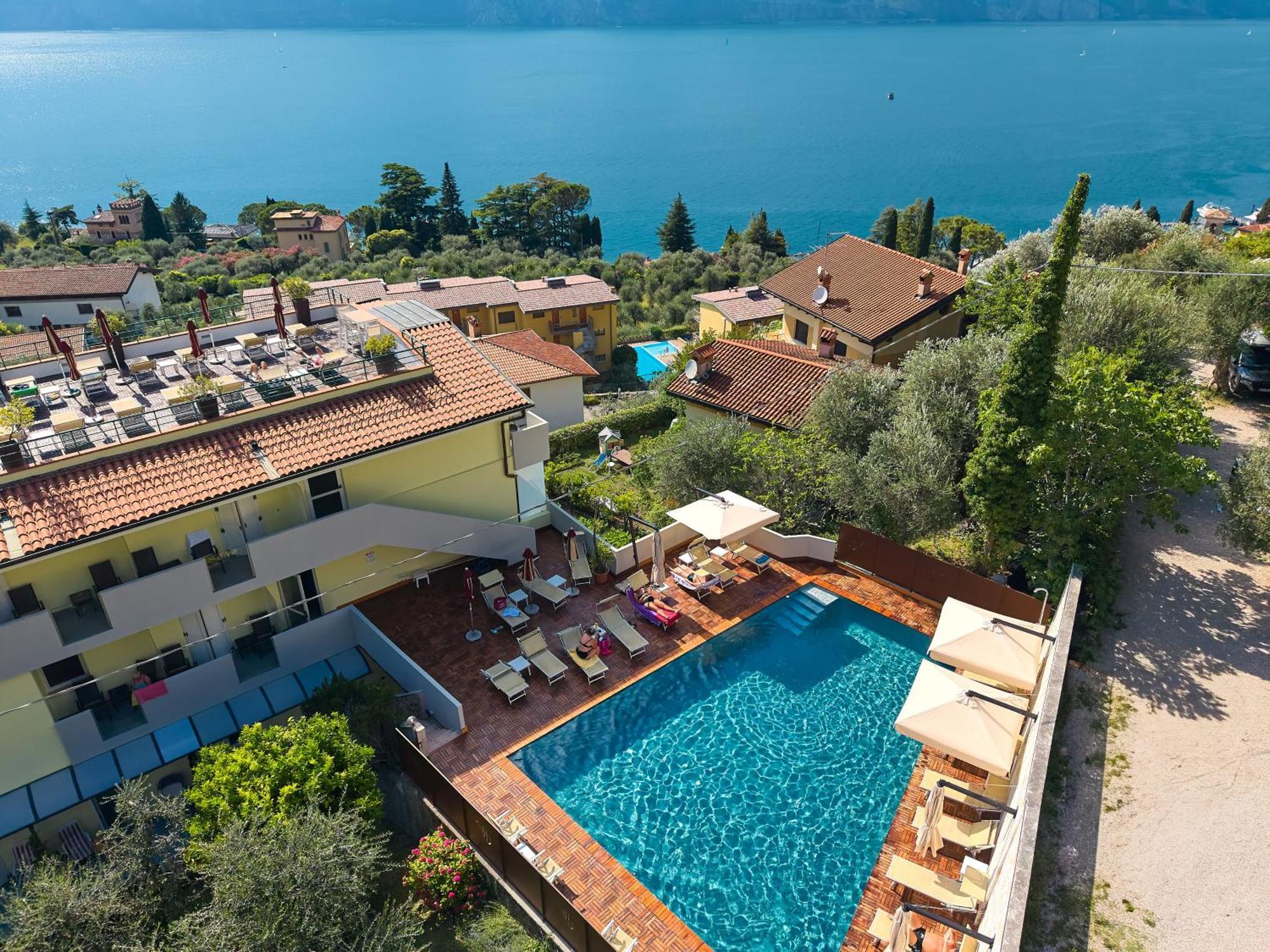 Double Room Balcony Mountain Side