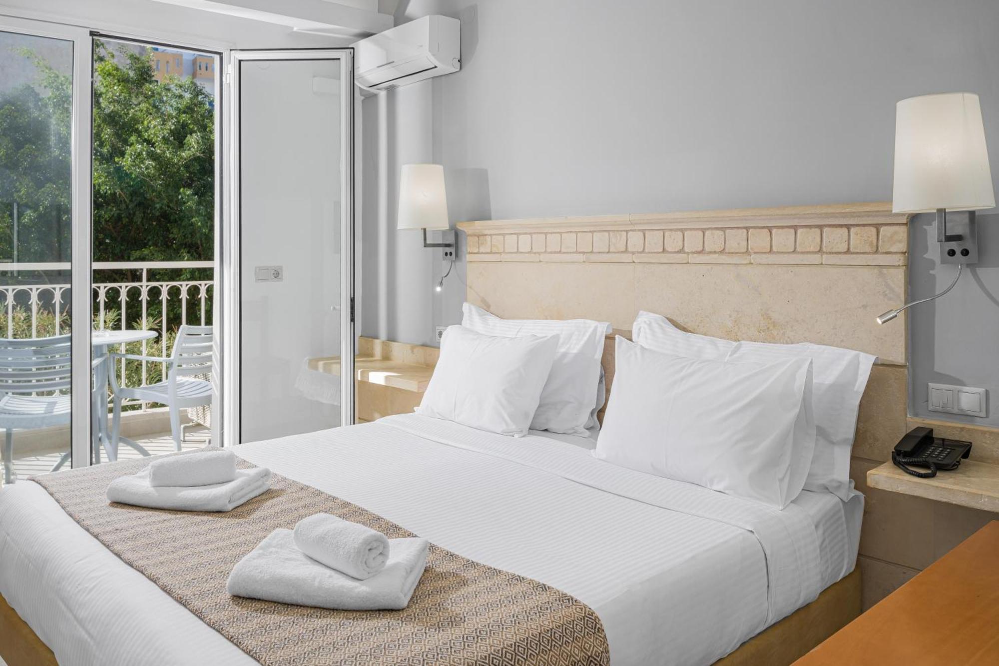 Superior Room Garden or Mountain View
