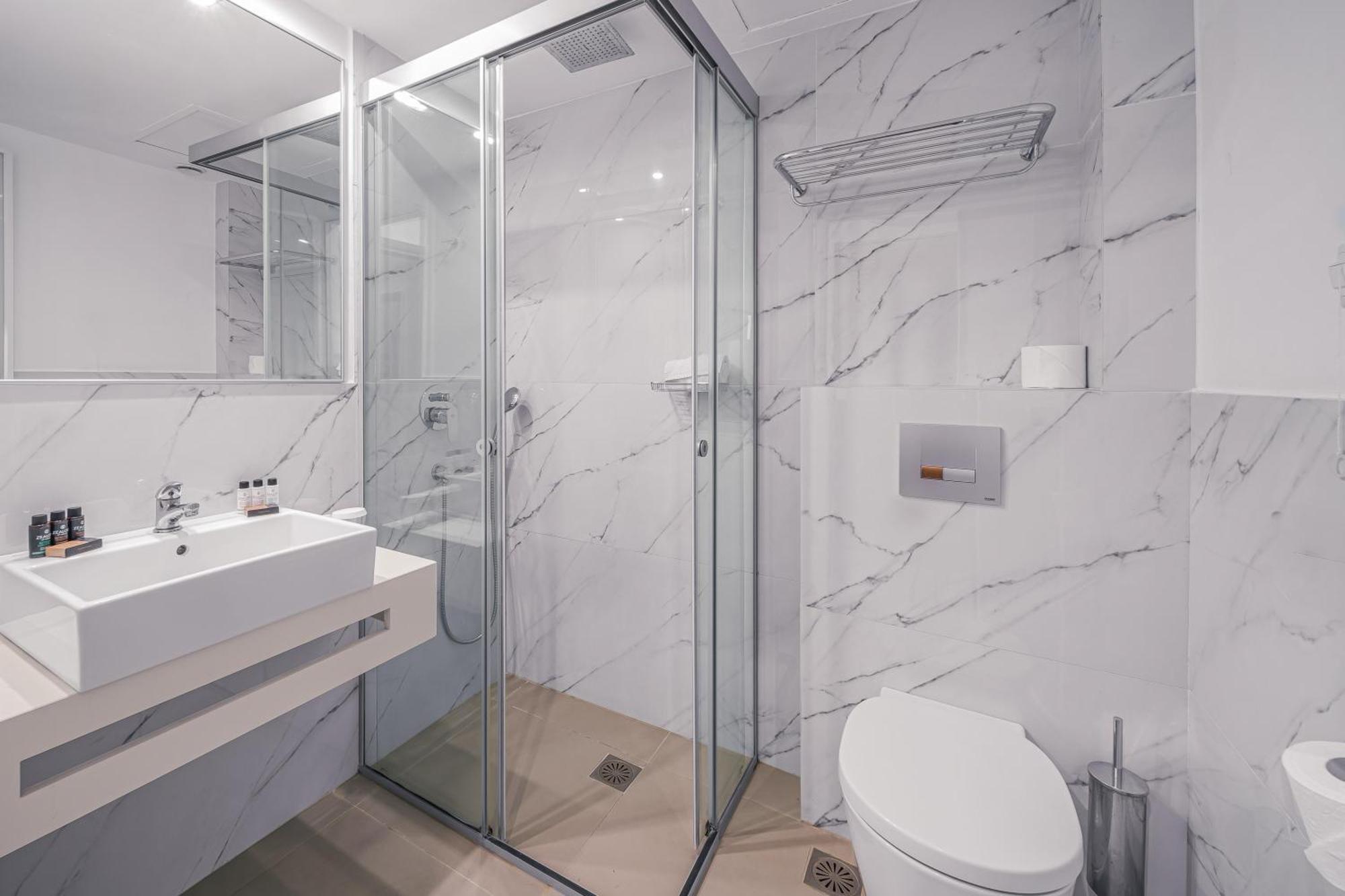 Double or Twin Room Partial Sea View