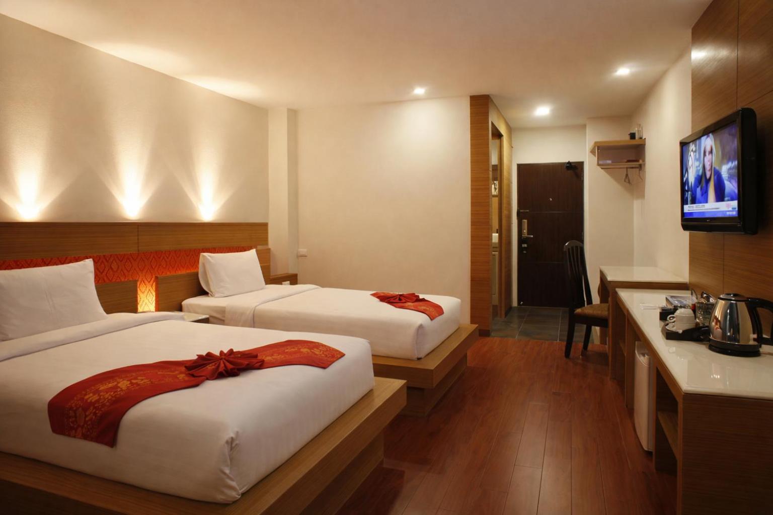 Standard Twin Room no window