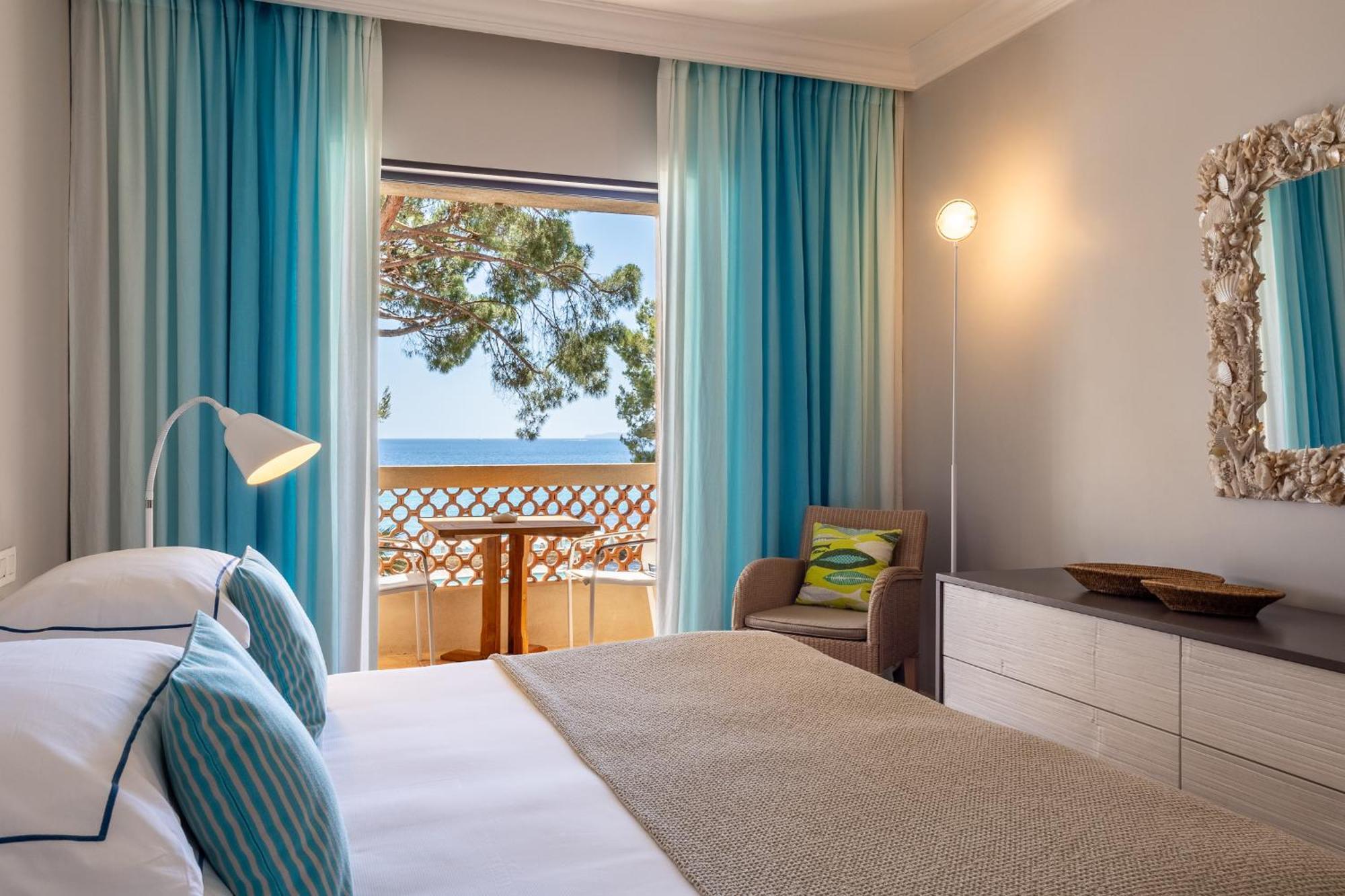 Suite avec Accès Gratuit au Spa et à la Plage Privée - Vue sur Mer