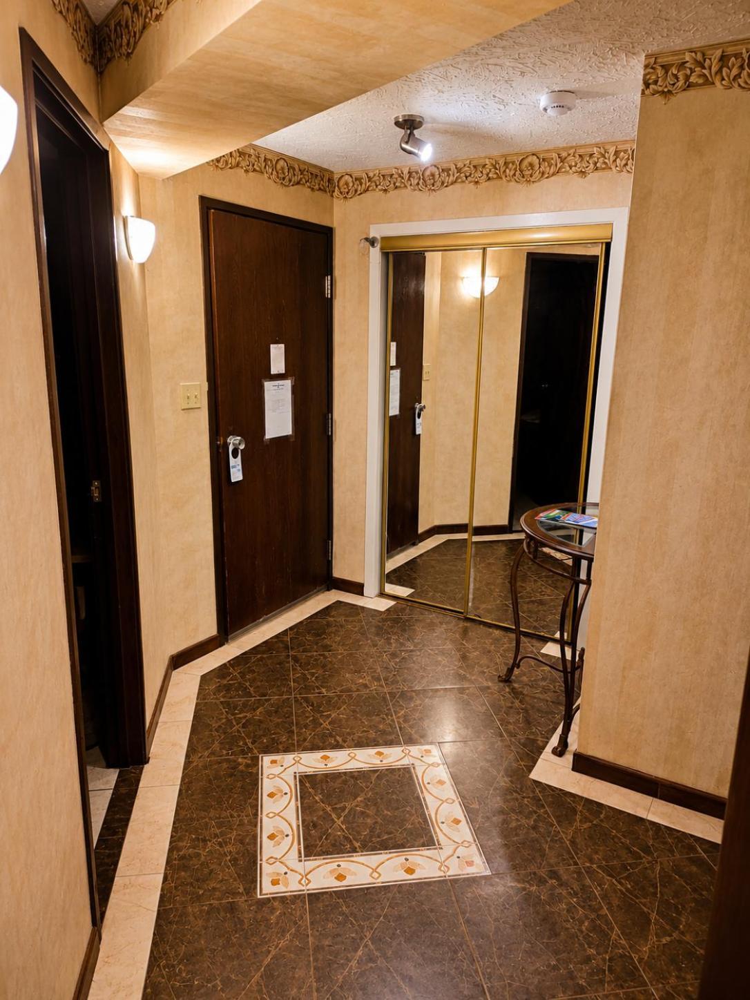 King Suite Spa Bath