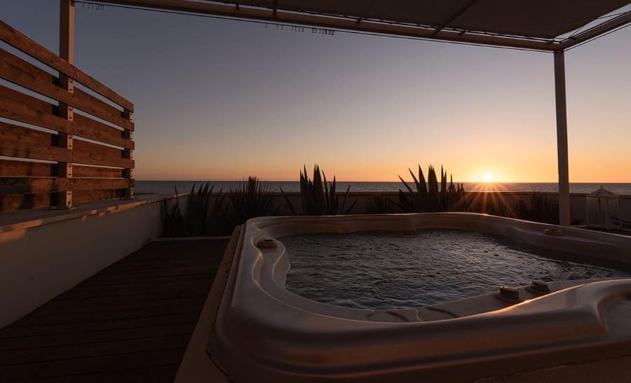 Deluxe Suite Spa Bath