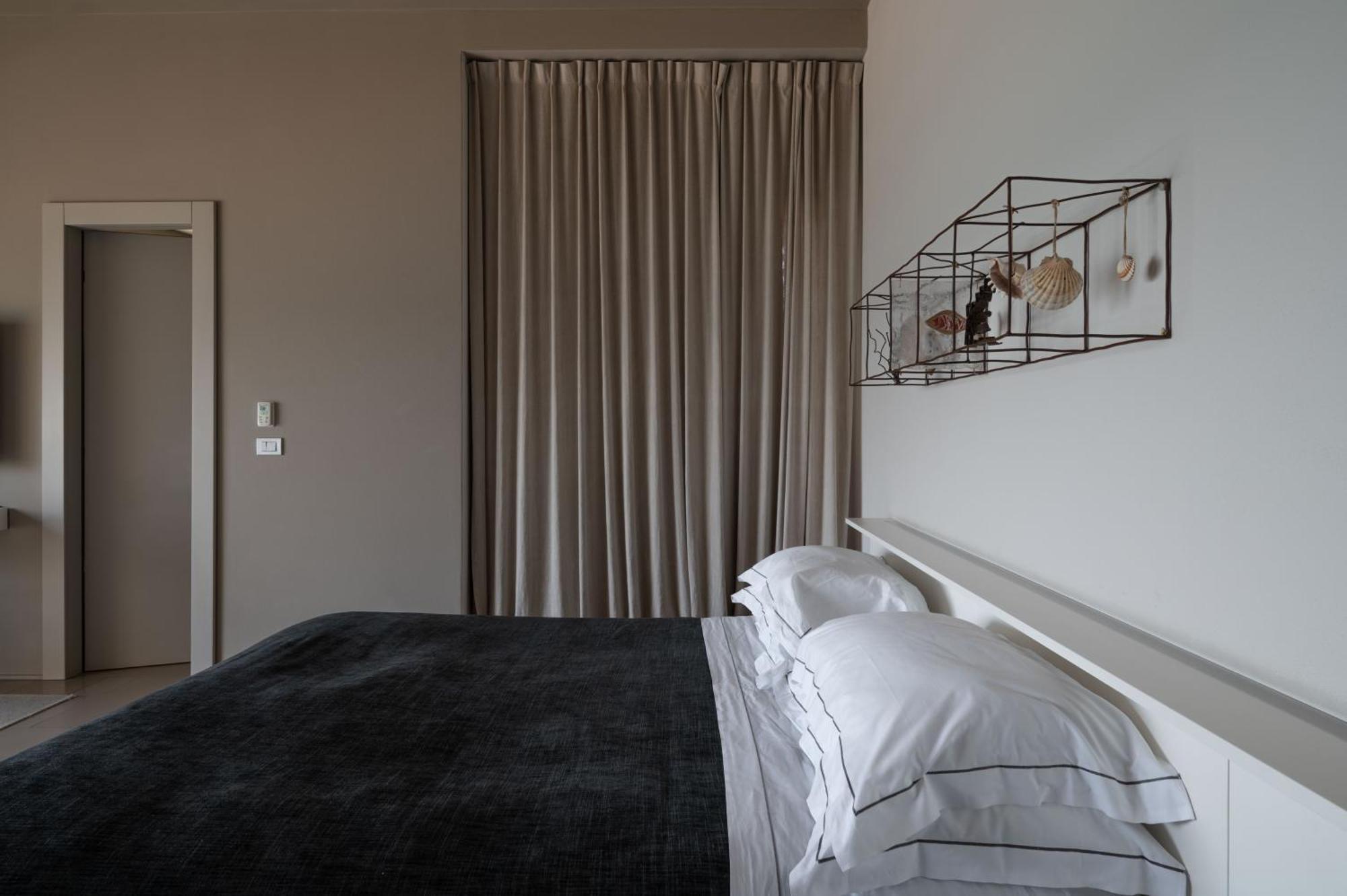Double or Twin Room Sea View