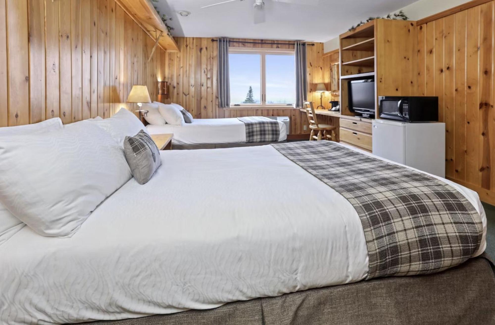 Lakeview Double Guest Room