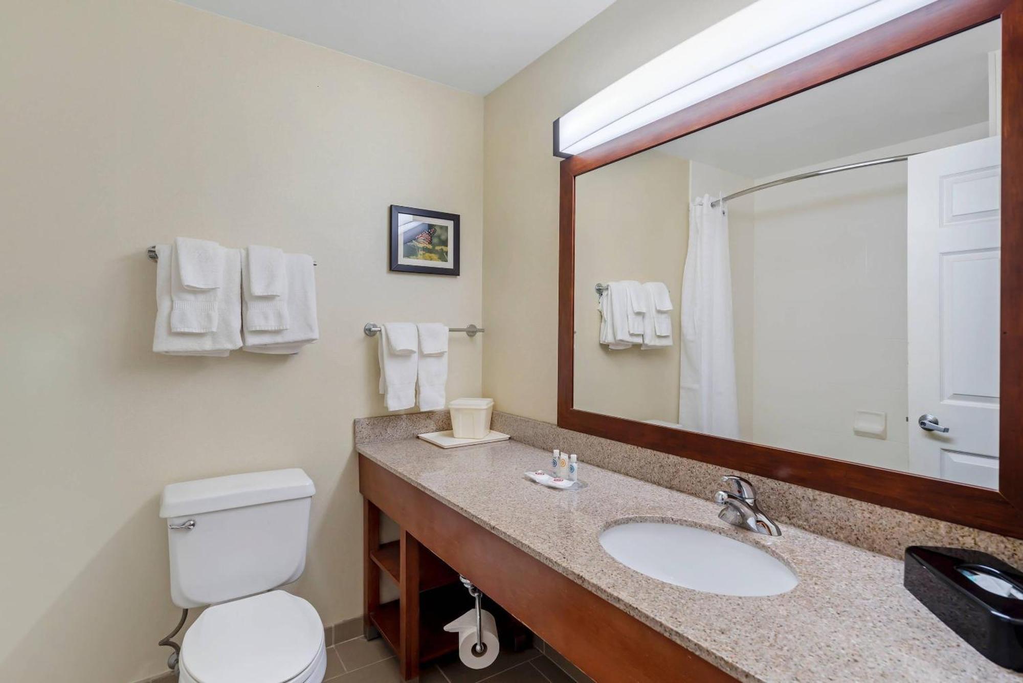 Queen Suite with Two Queen Beds - Non-Smoking