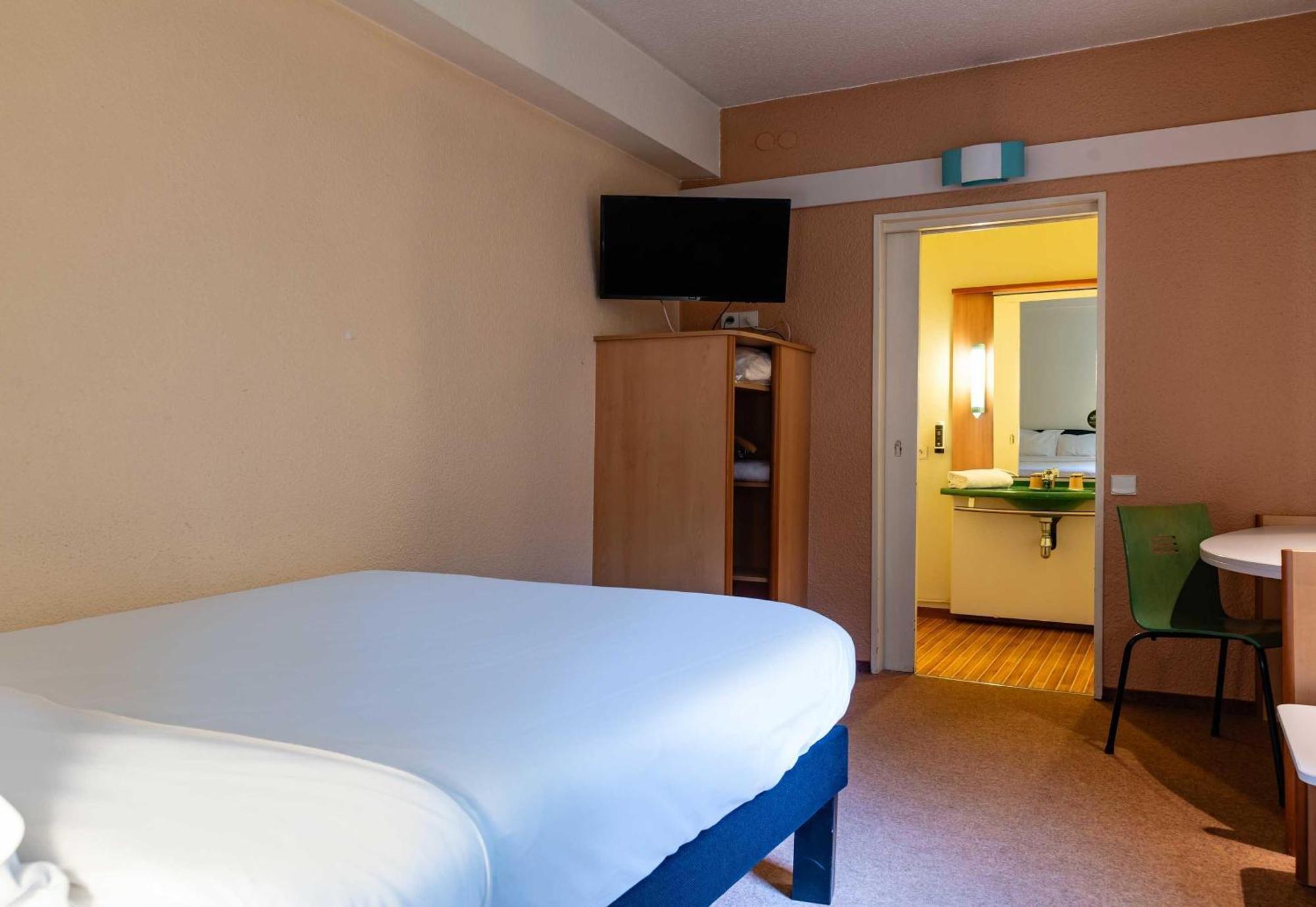 Chambre Double - Accessible aux Personnes à Mobilité Réduite