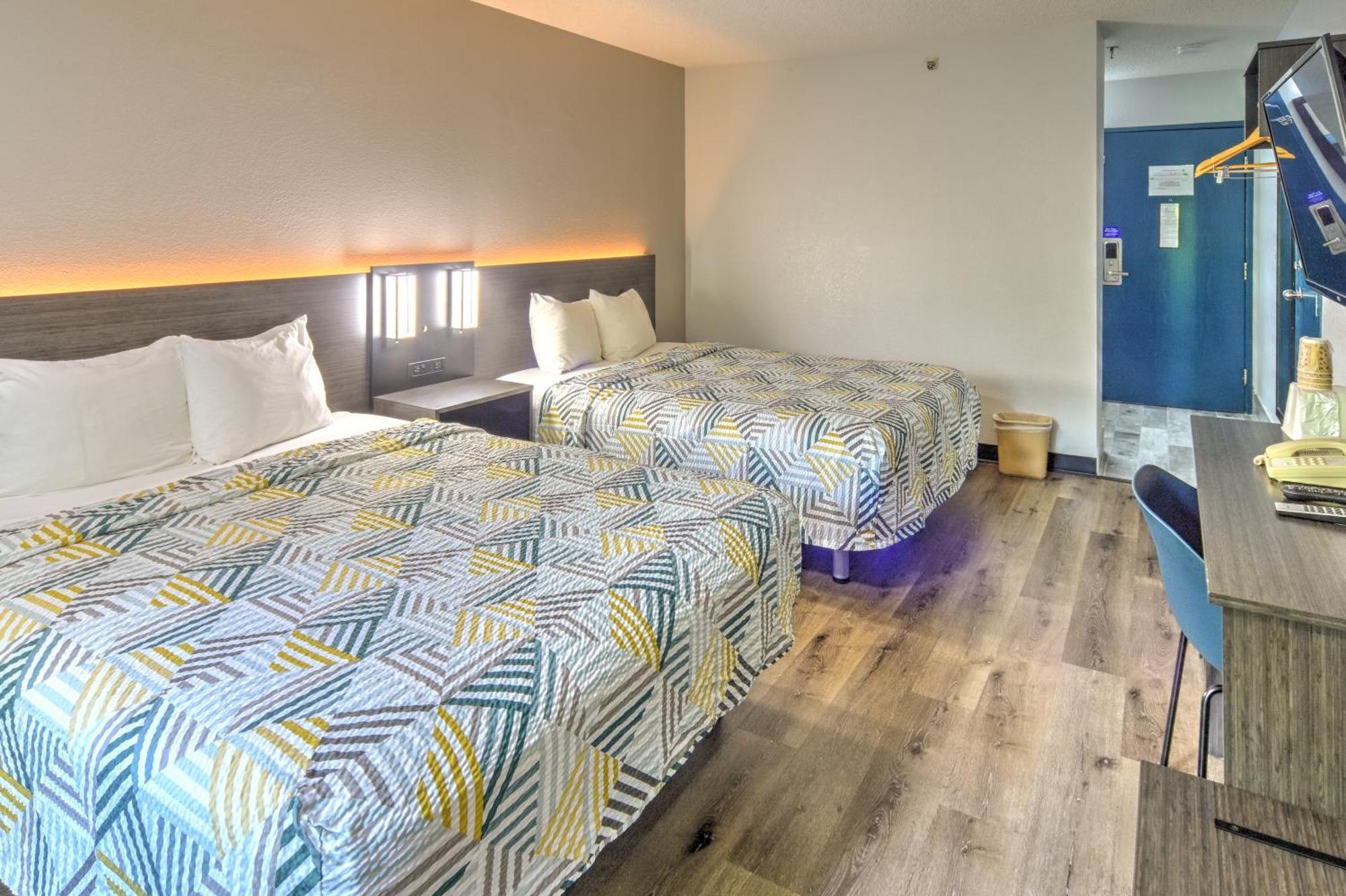 Queen Room Two Queen Beds Disability Access Non-Smoking