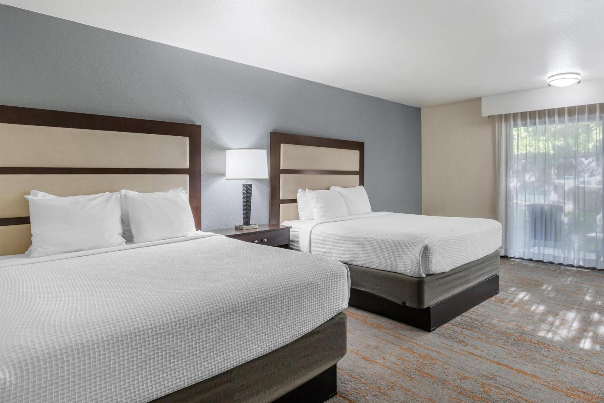 Queen Room with Two Queen Beds and Bath Tub - Disability Access
