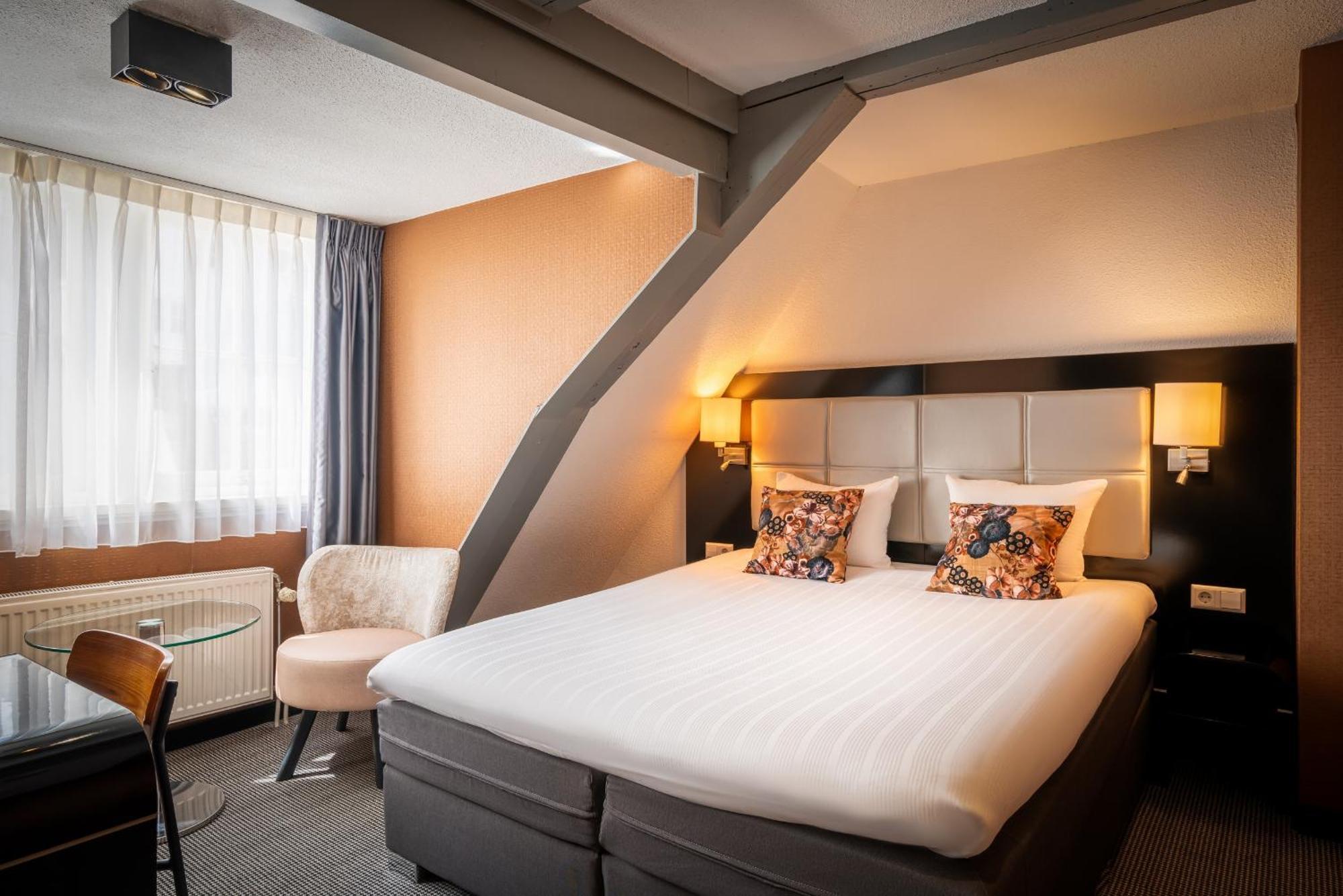 Double Room Limited View