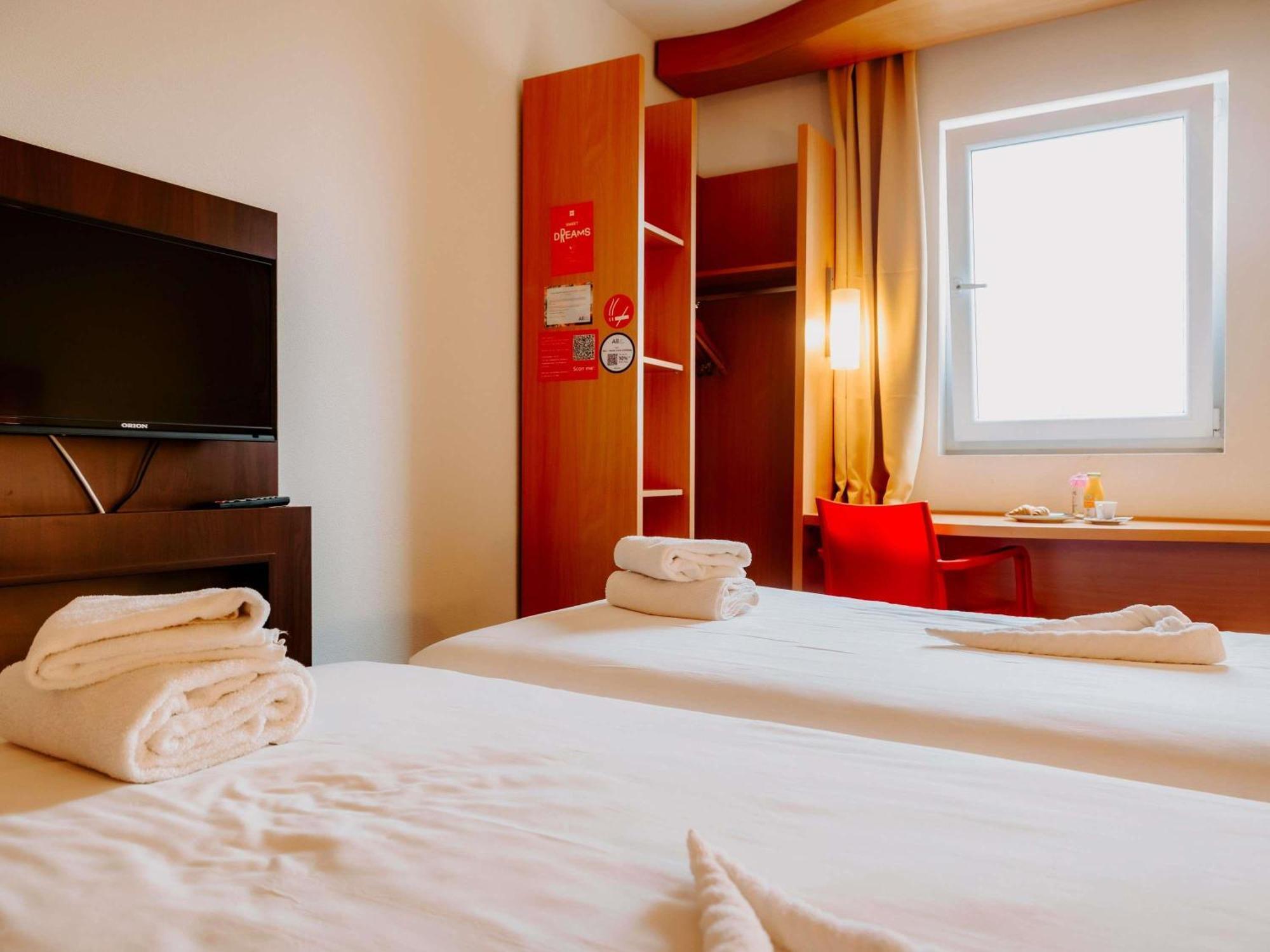 Standard Twin Room