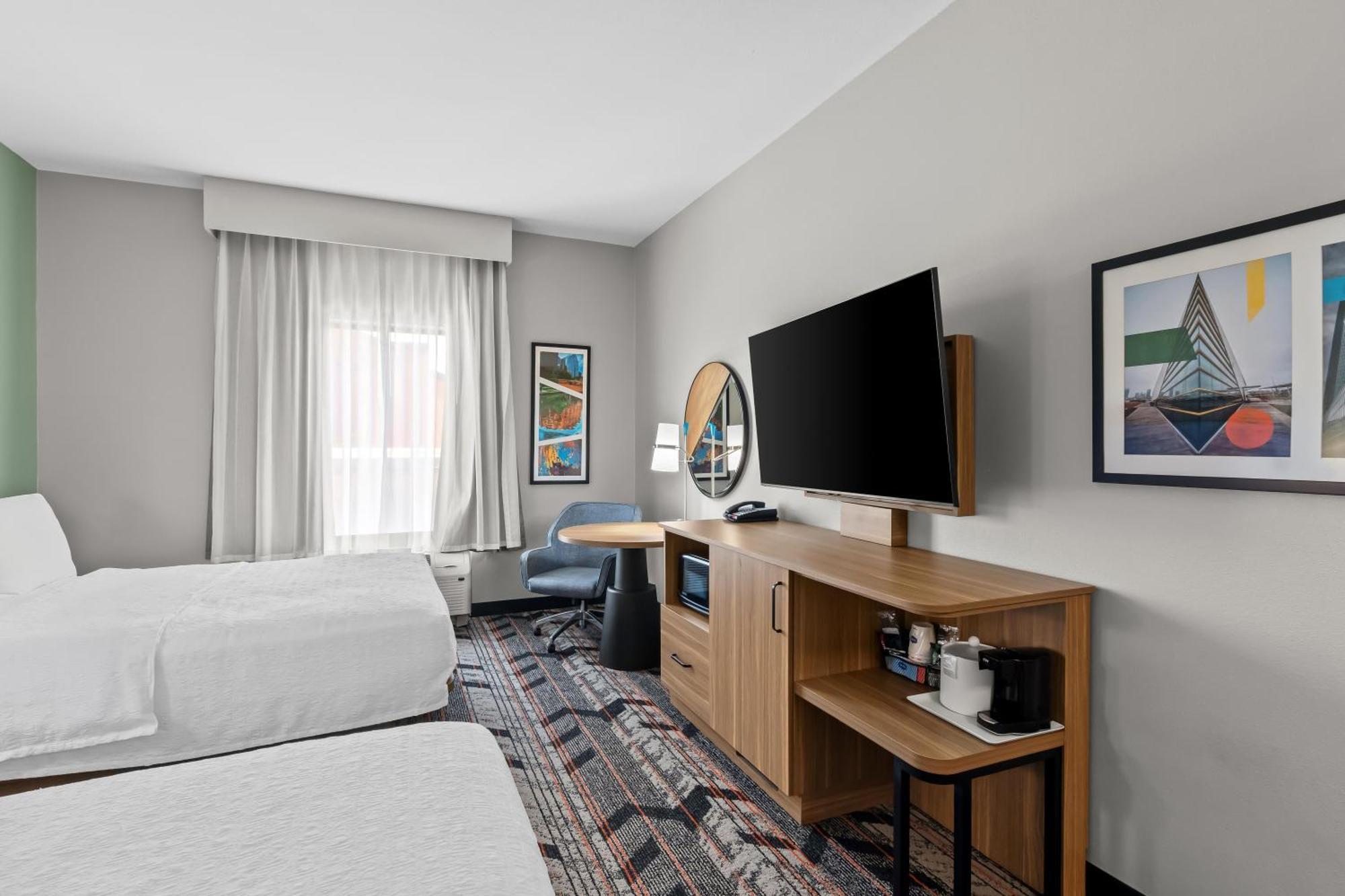 Queen Room Two Queen Beds Hearing Access or Non-Smoking