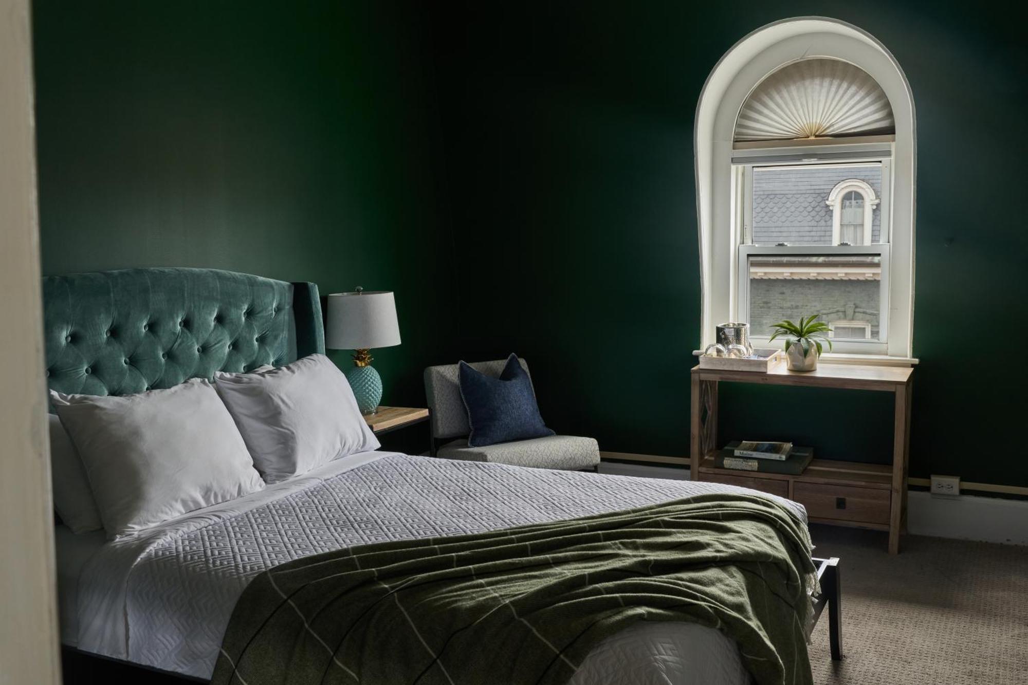 Queen Room