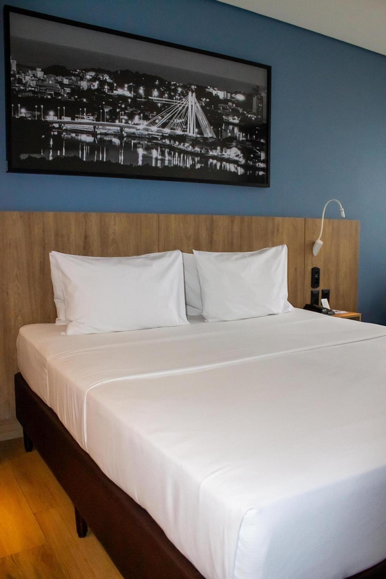 Quarto Duplo Deluxe com Varanda e Vista do Mar