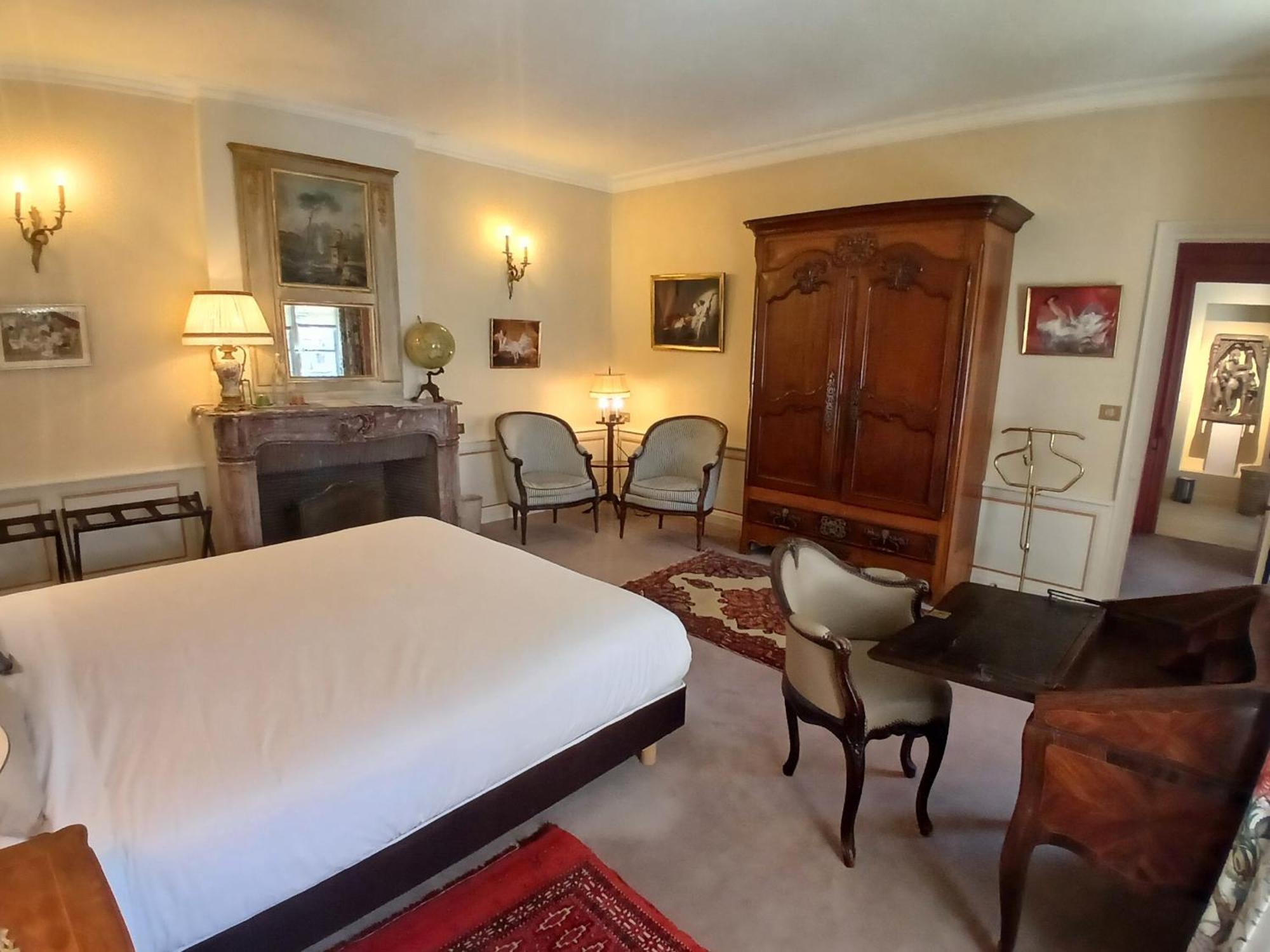 Deluxe Suite