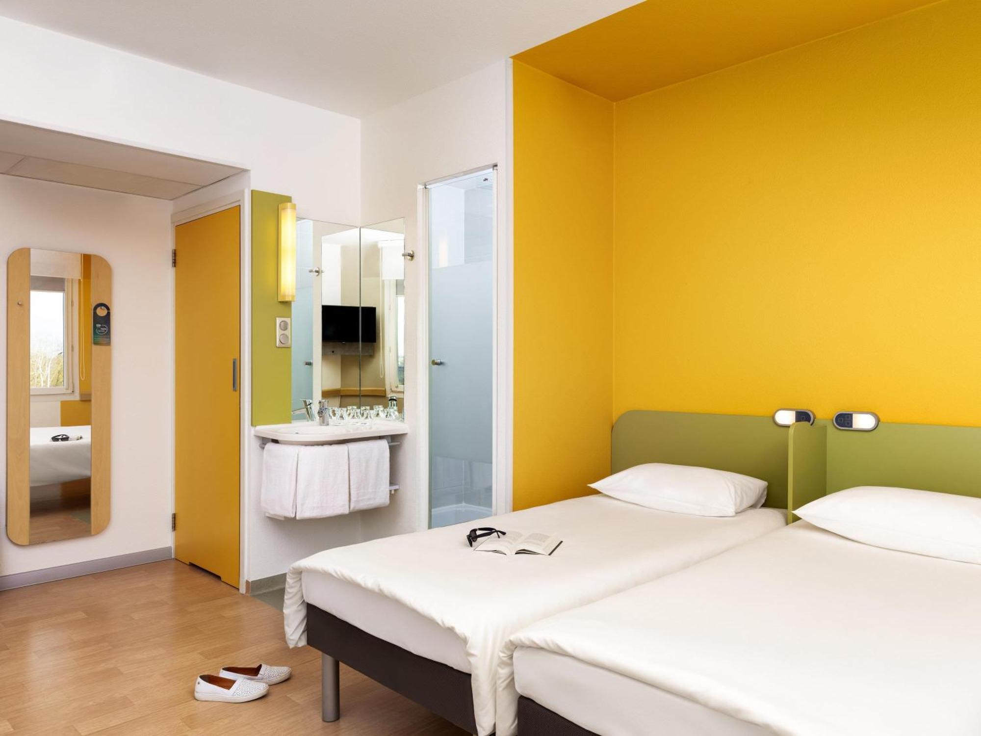 Standard Room Three Single Beds