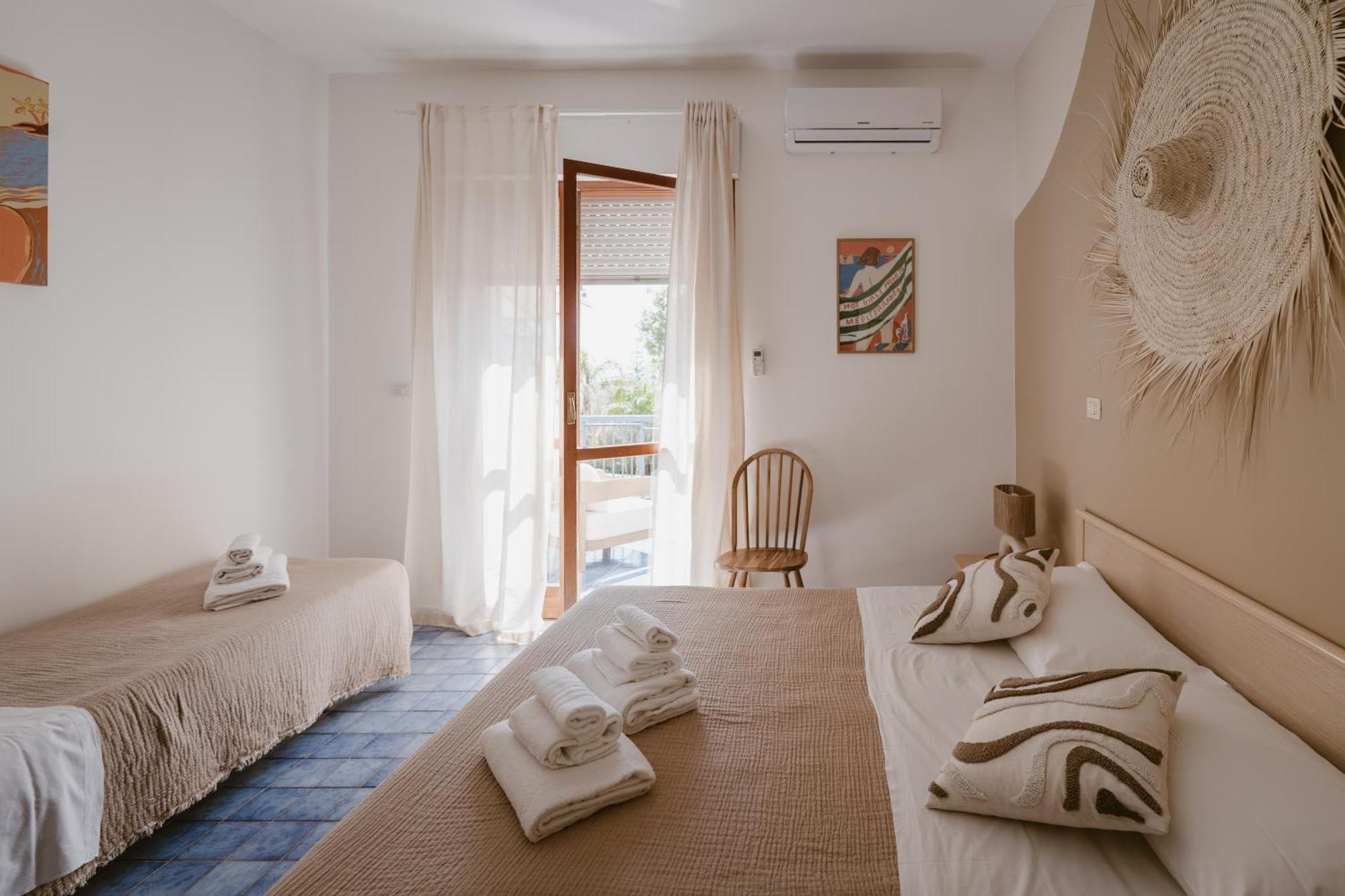 Deluxe Triple Room Sea View