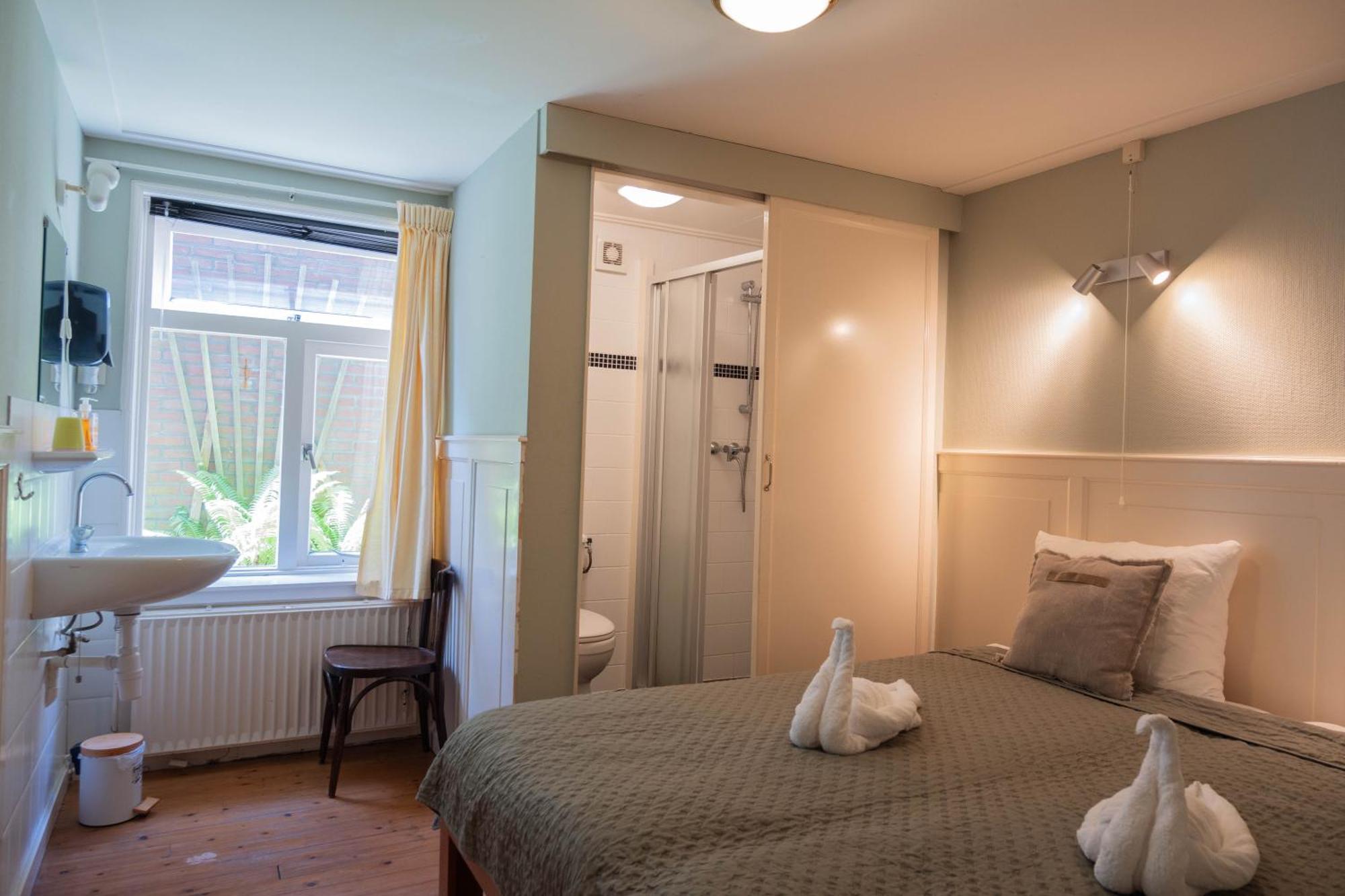 Double Room Private Bathroom