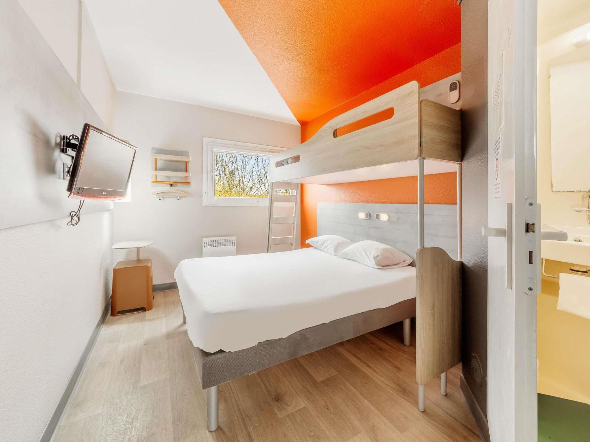 Classic Double Room Single Bunk Bed