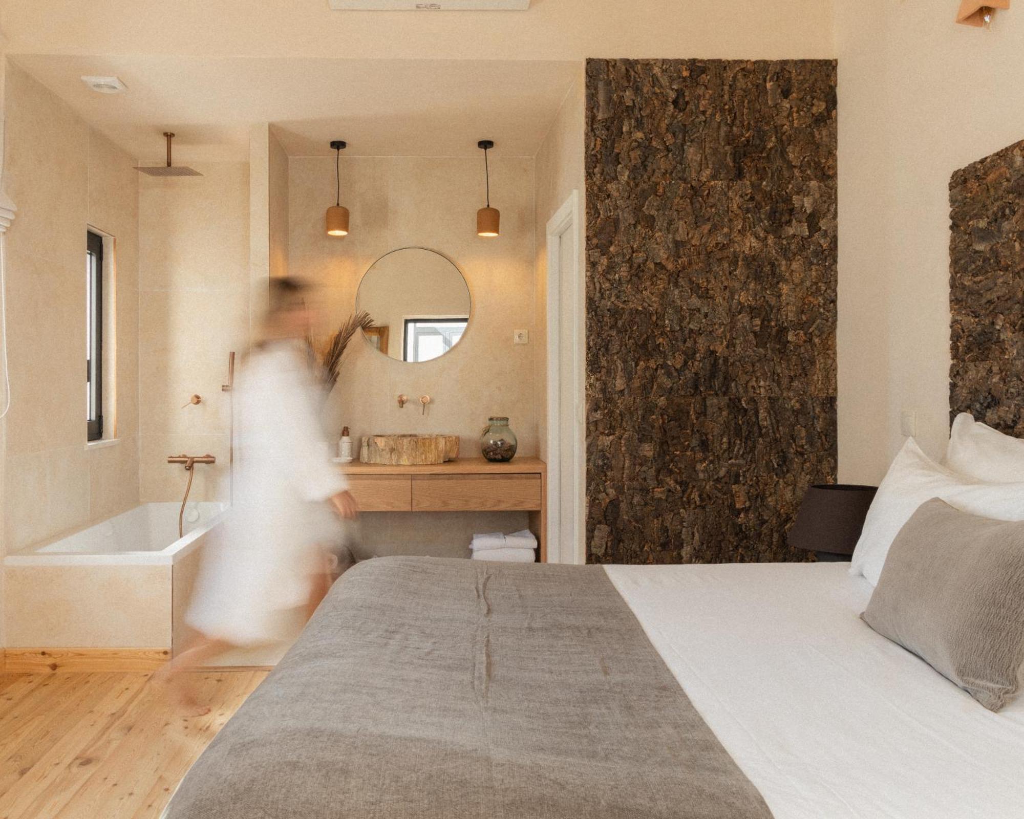 Deluxe Double Room Bath