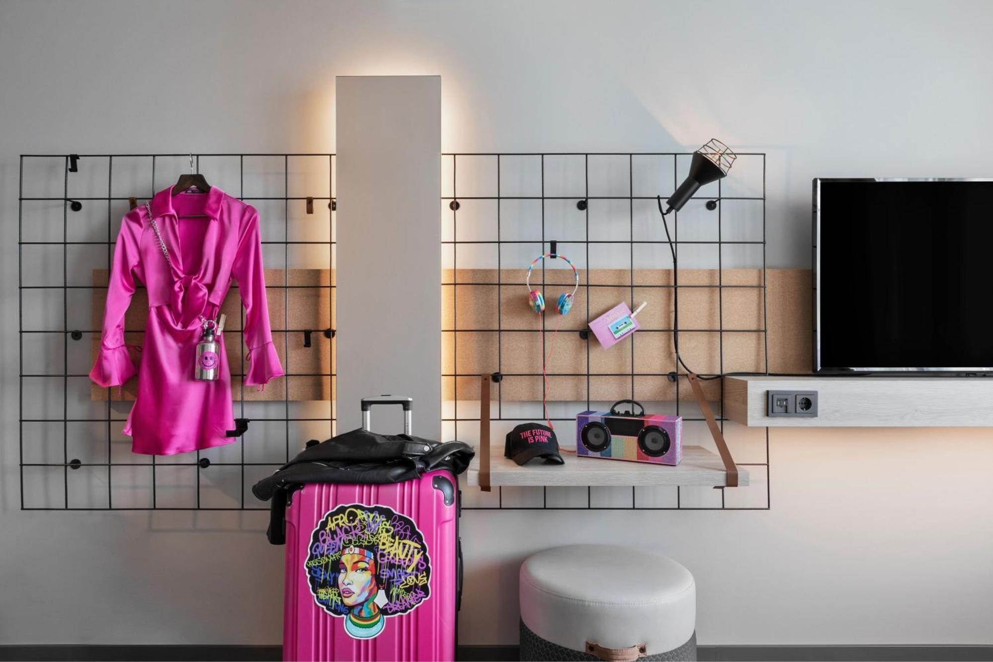 Moxy Queen Room City View
