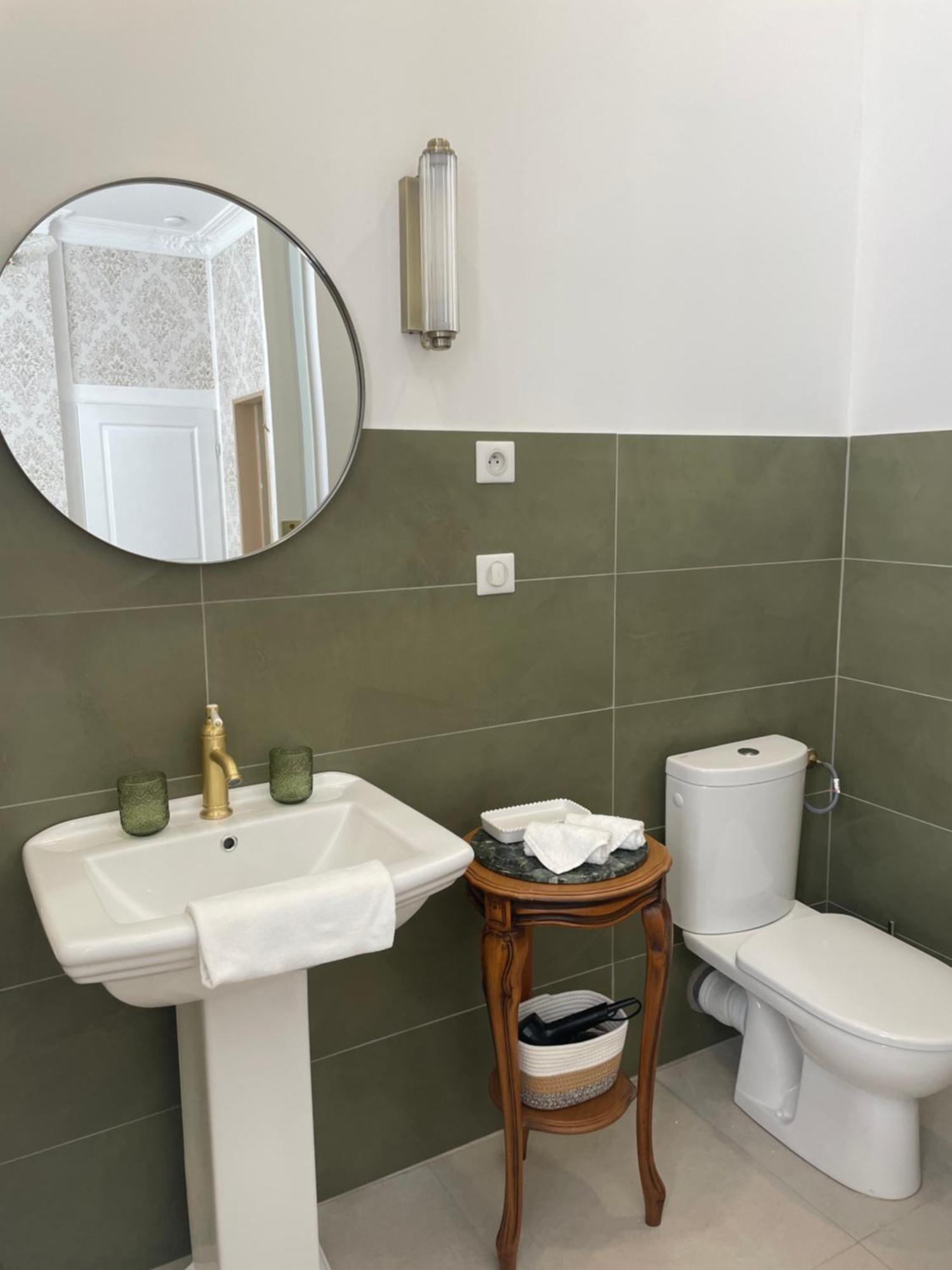 Double Room Private Bathroom