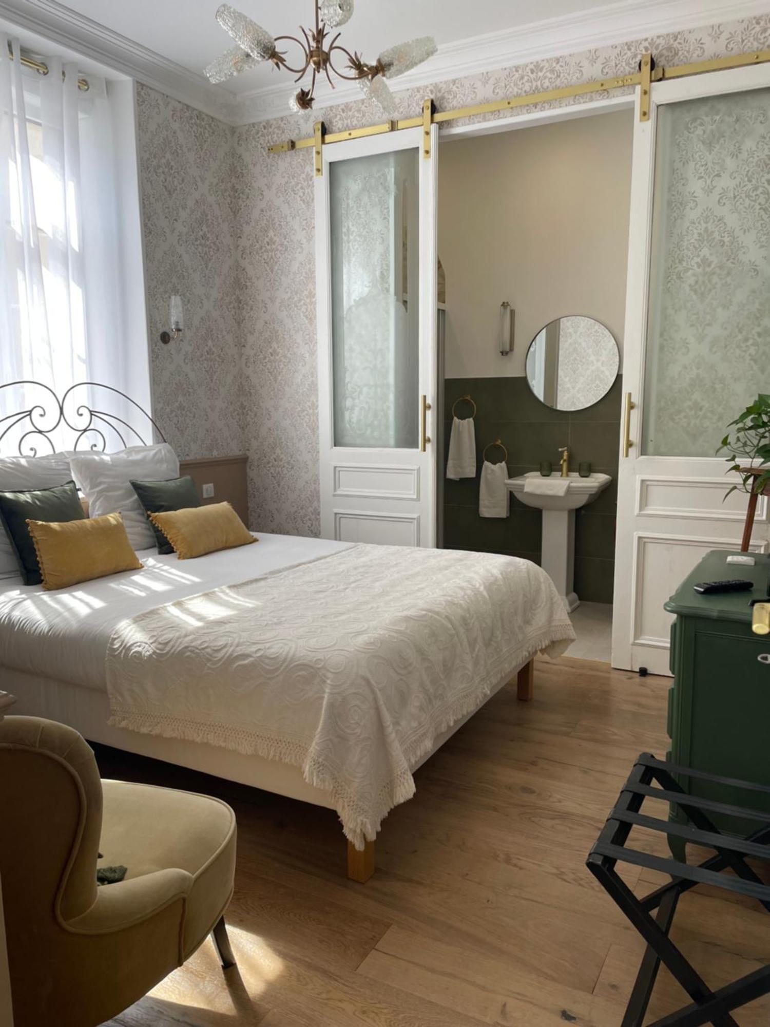 Double Room Private Bathroom