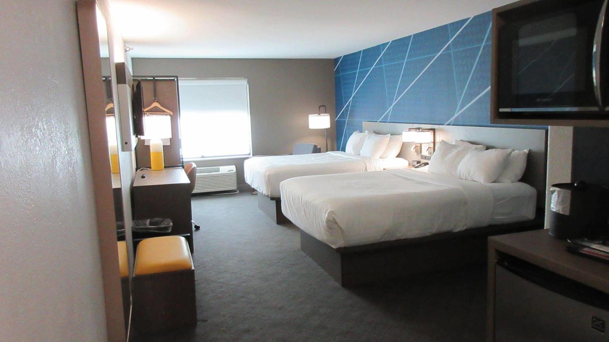 Queen Suite Two Queen Beds Non-Smoking