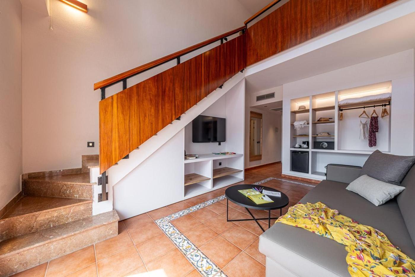 Duplex Quadruple Room