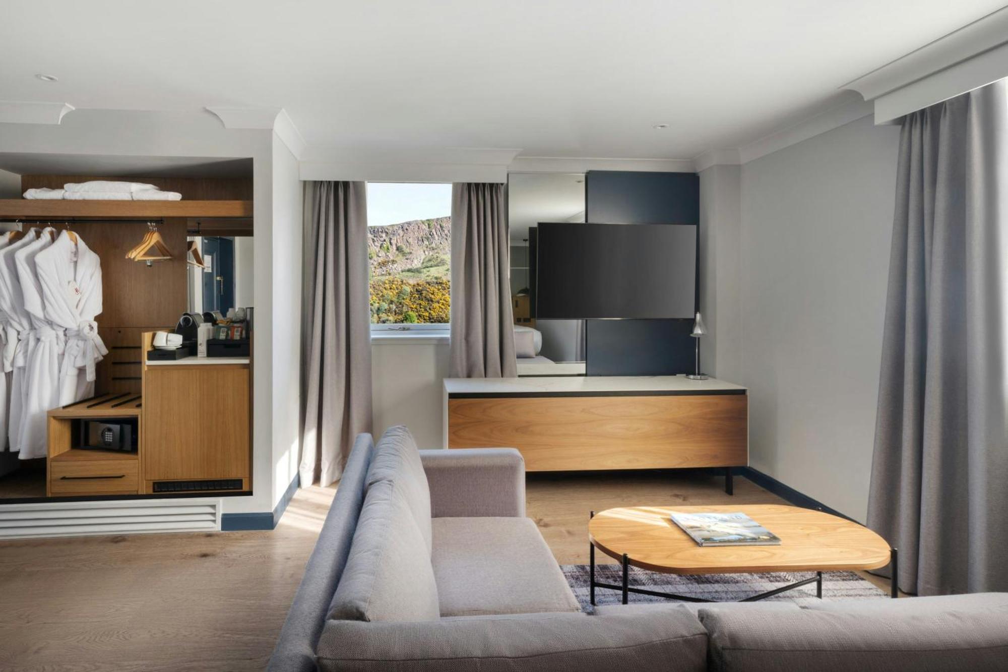 Family Queen Room Two Twin Beds