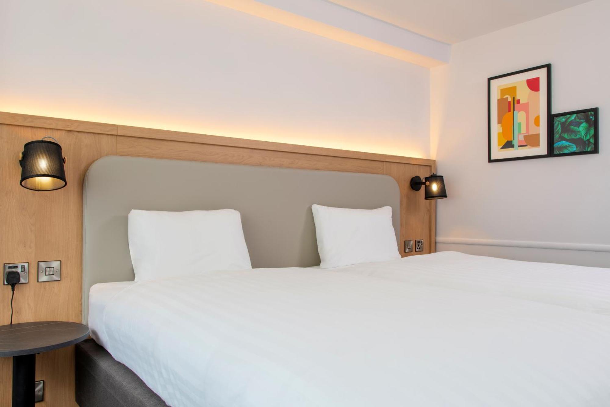 Standard Room Two Single Beds