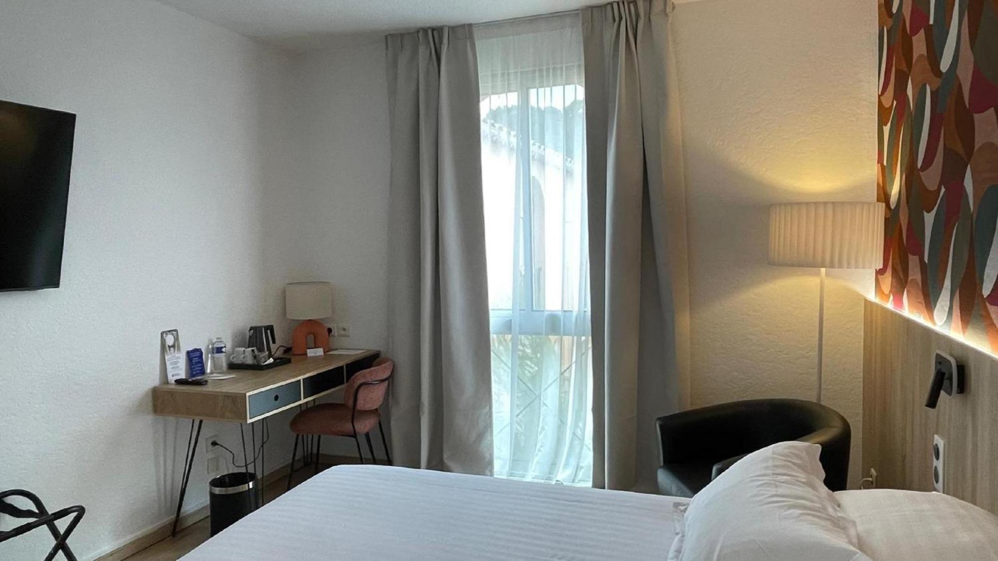 Superior Queen Room with Pool View - Ground Floor/Non-Smoking