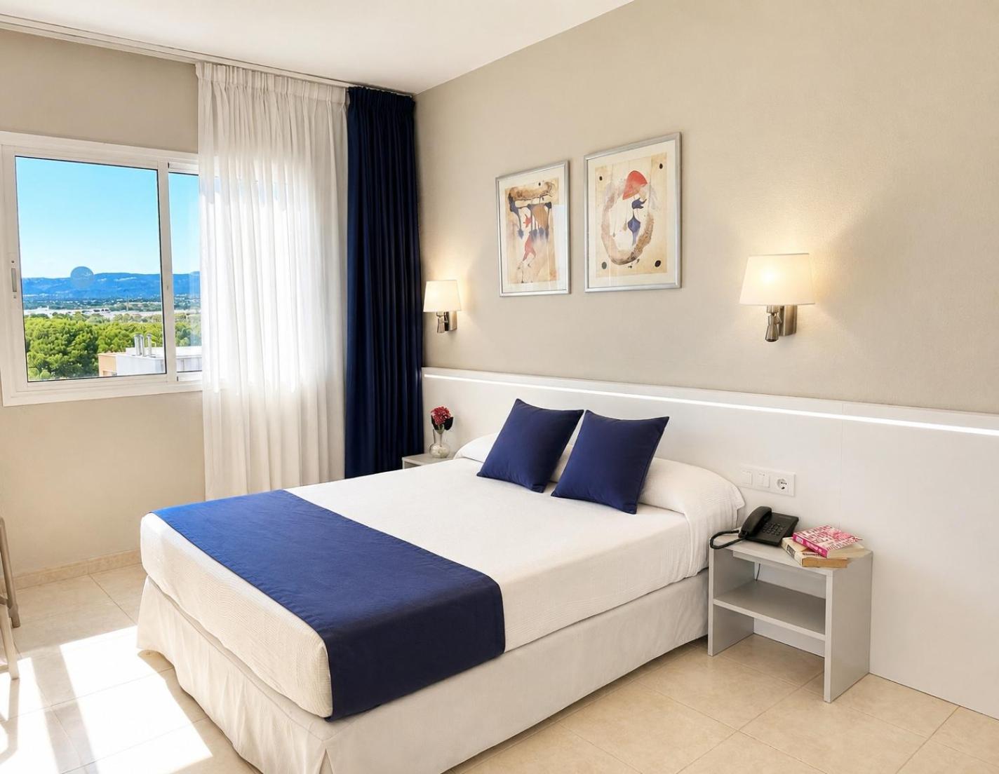Two-Bedroom Apartment Sea View