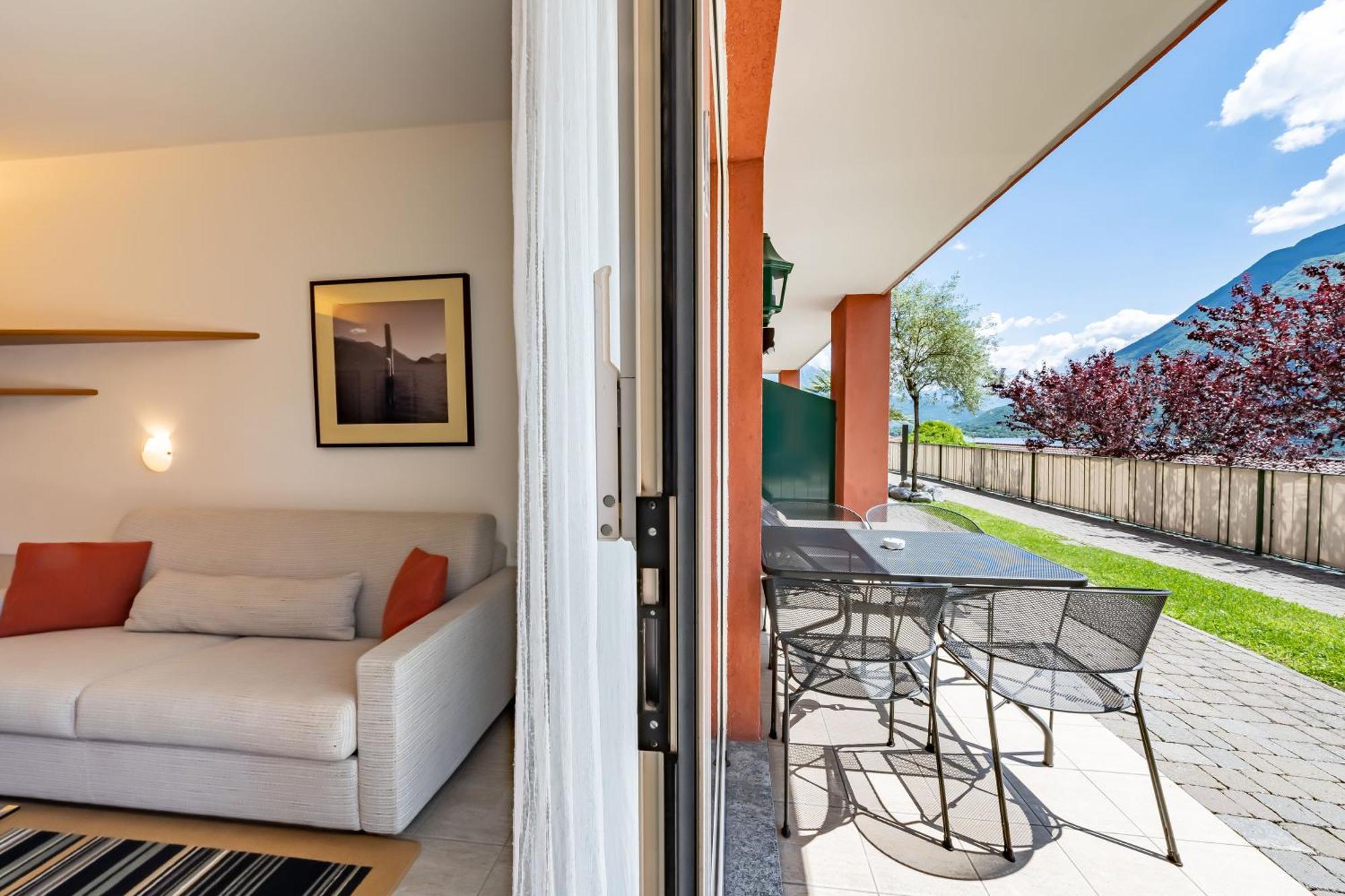 One-Bedroom Suite Lake View