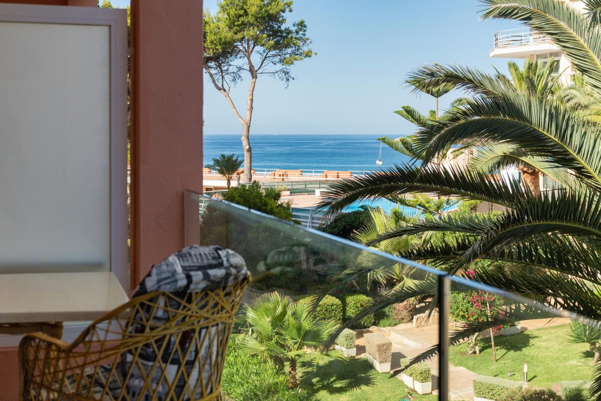 Double Sea View Side Balcony