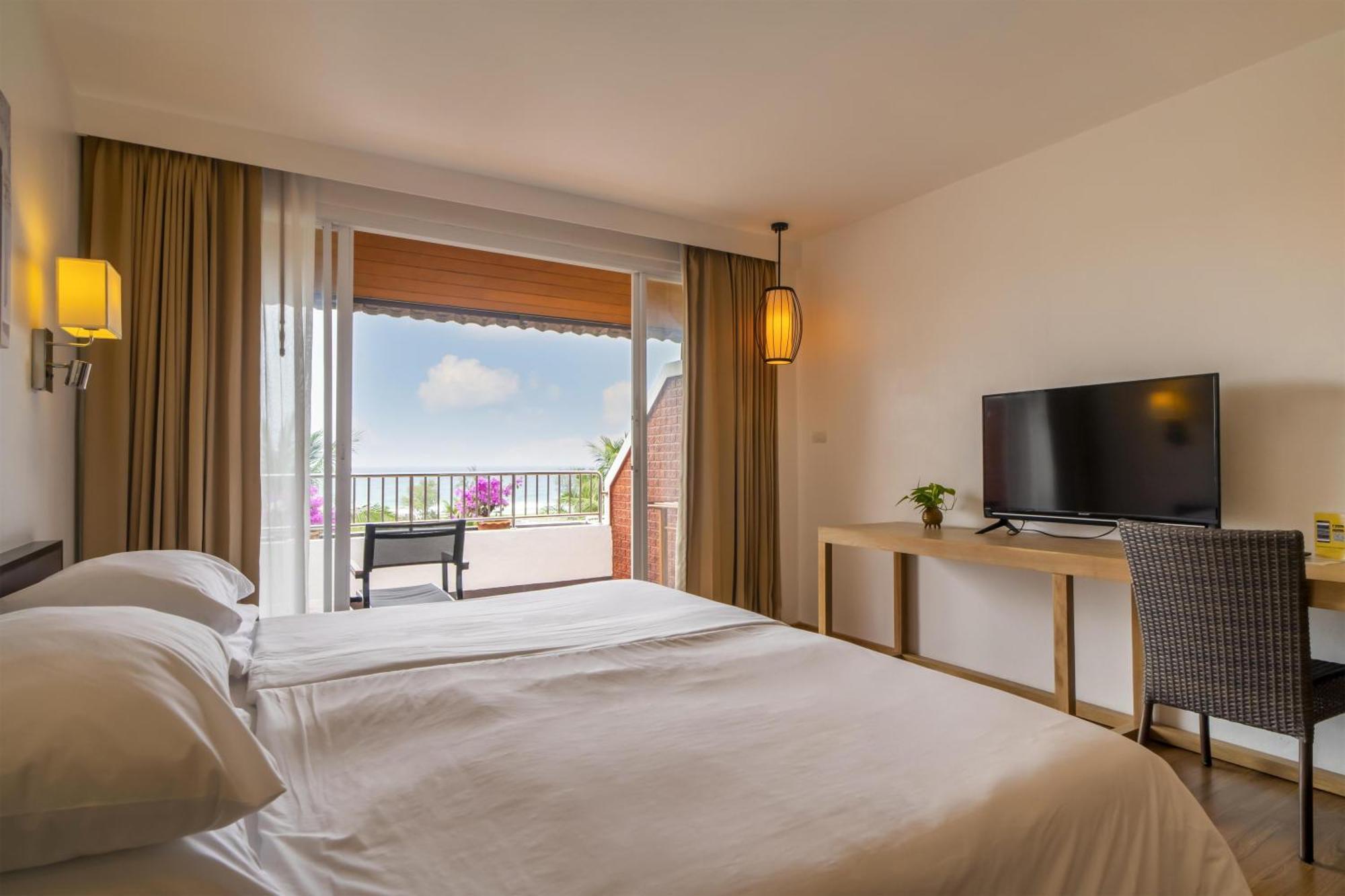 Deluxe King Room Ocean view Non-Smoking