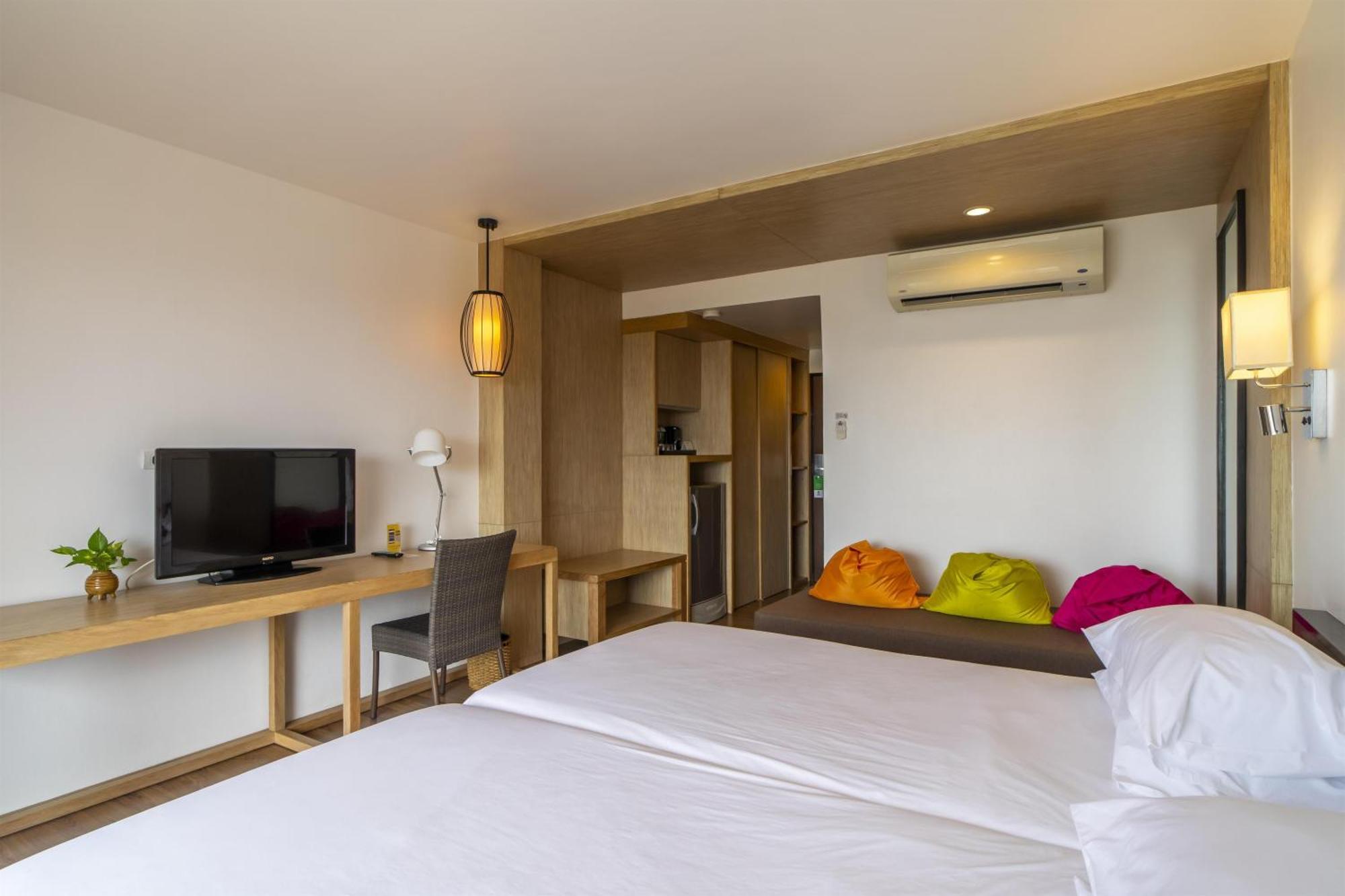Deluxe Twin Room Ocean View Non-Smoking