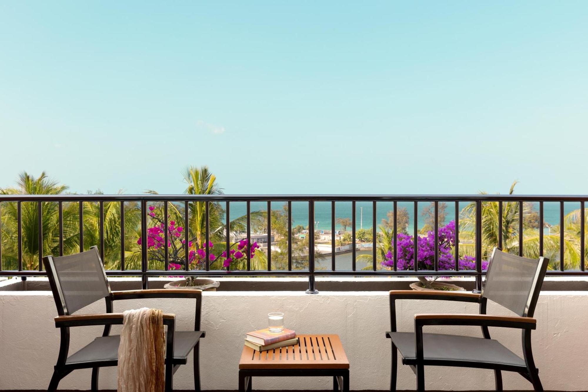 Deluxe King Room Ocean view Non-Smoking